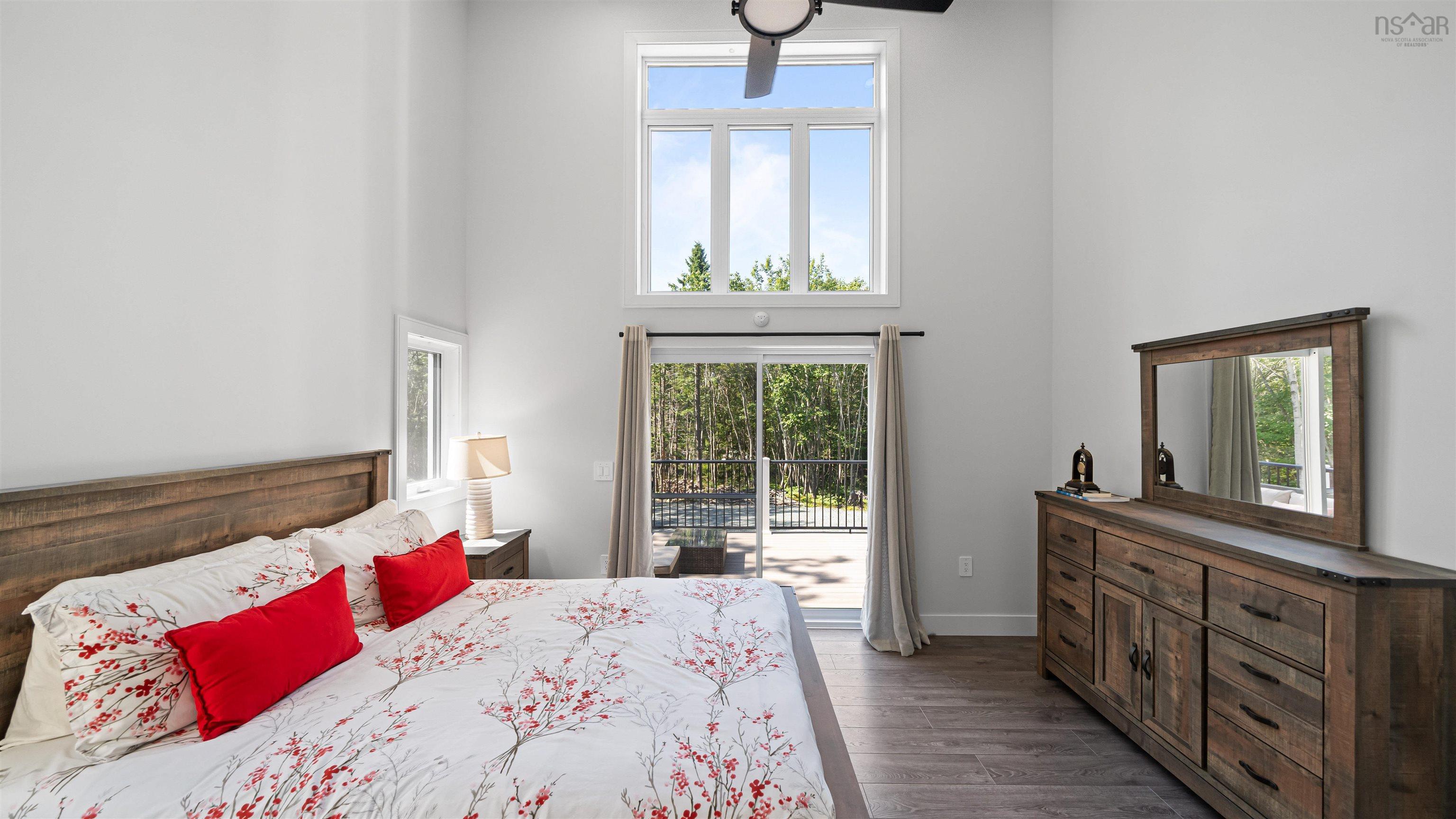 $799,900.00: 7 Spyglass Way, White Point