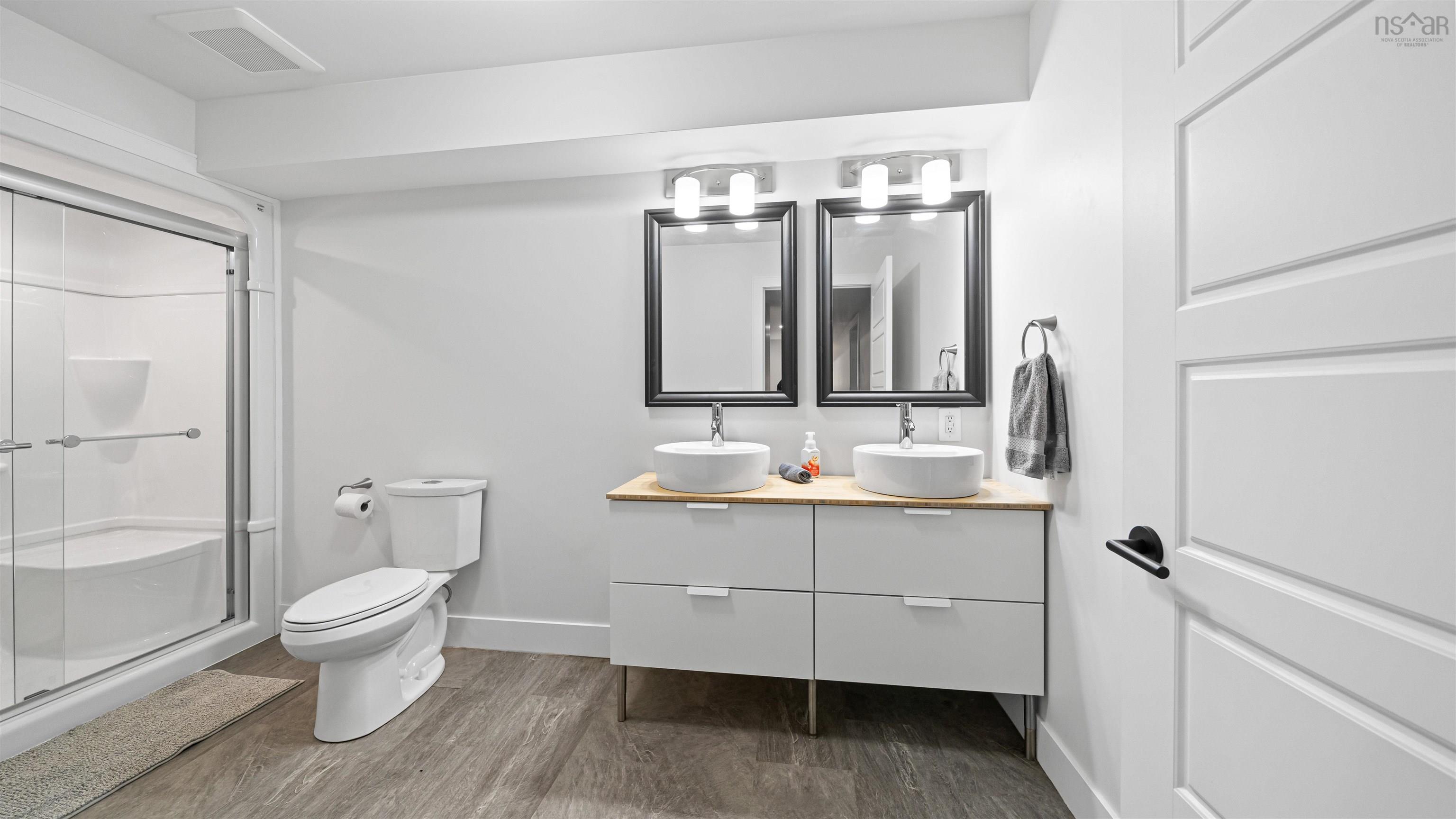 $799,900.00: 7 Spyglass Way, White Point