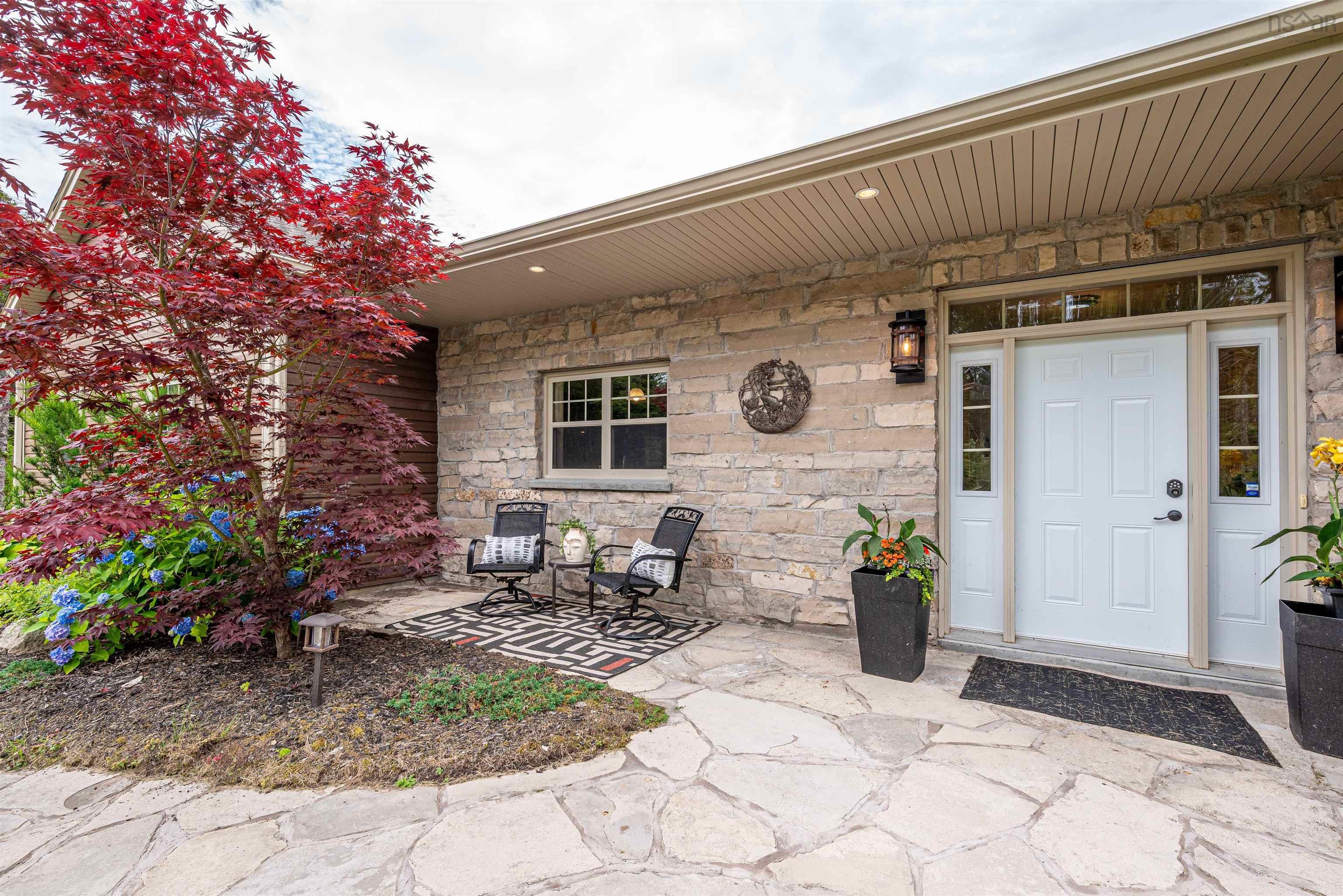 $839,900.00: 86 Newbury Road, Lucasville