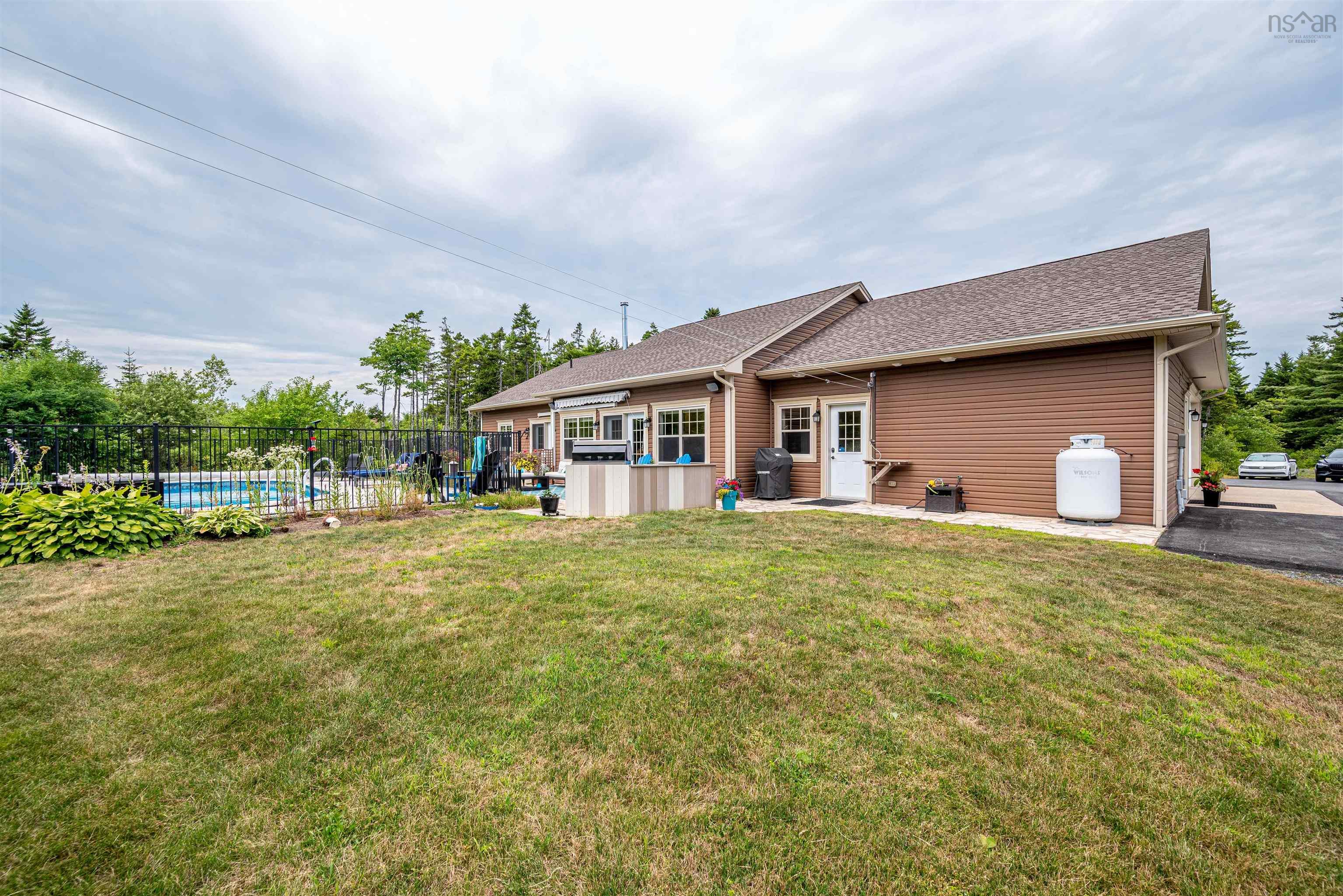 $839,900.00: 86 Newbury Road, Lucasville
