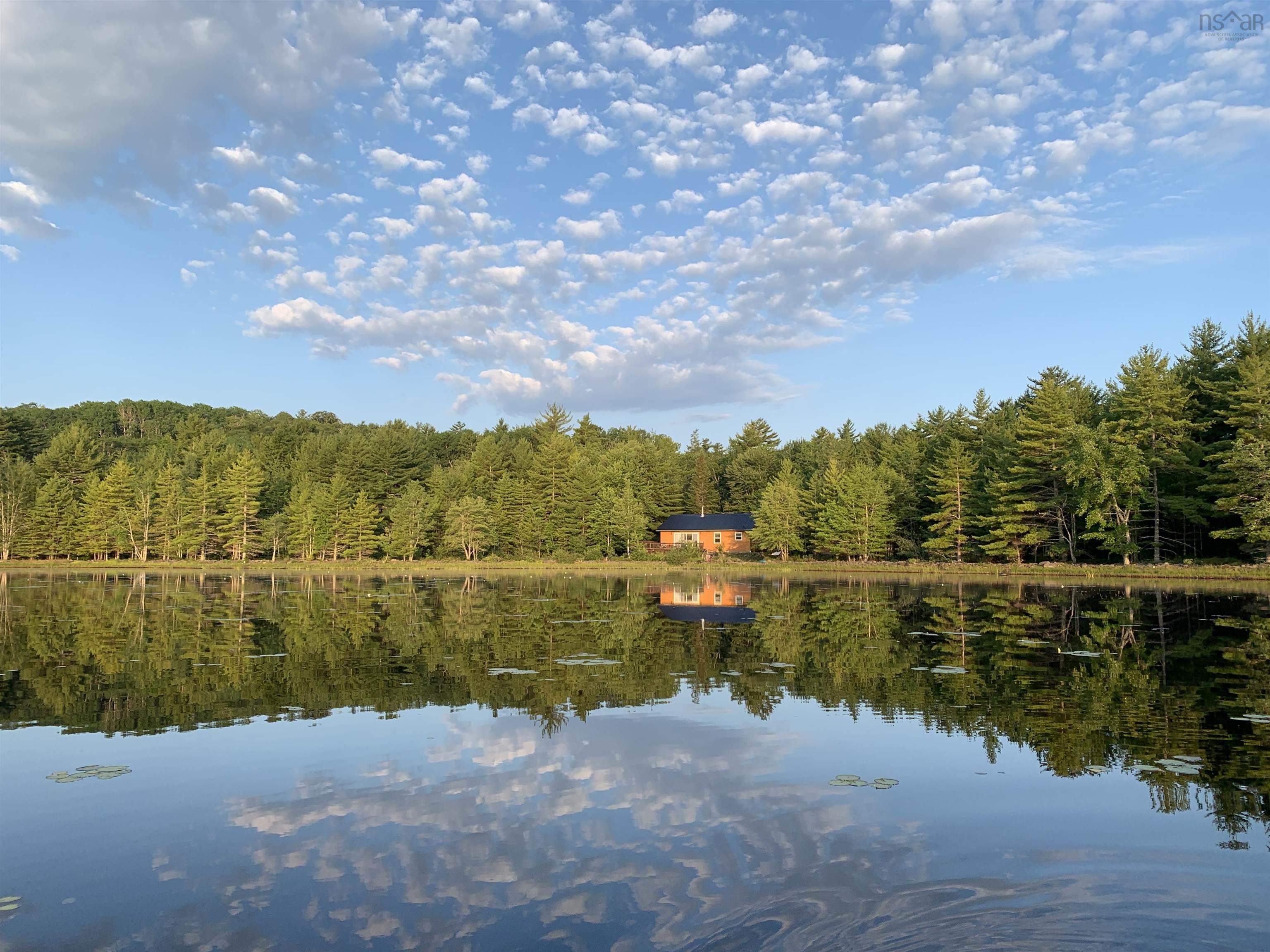 $325,000.00: 98 Lake View Drive, Westfield