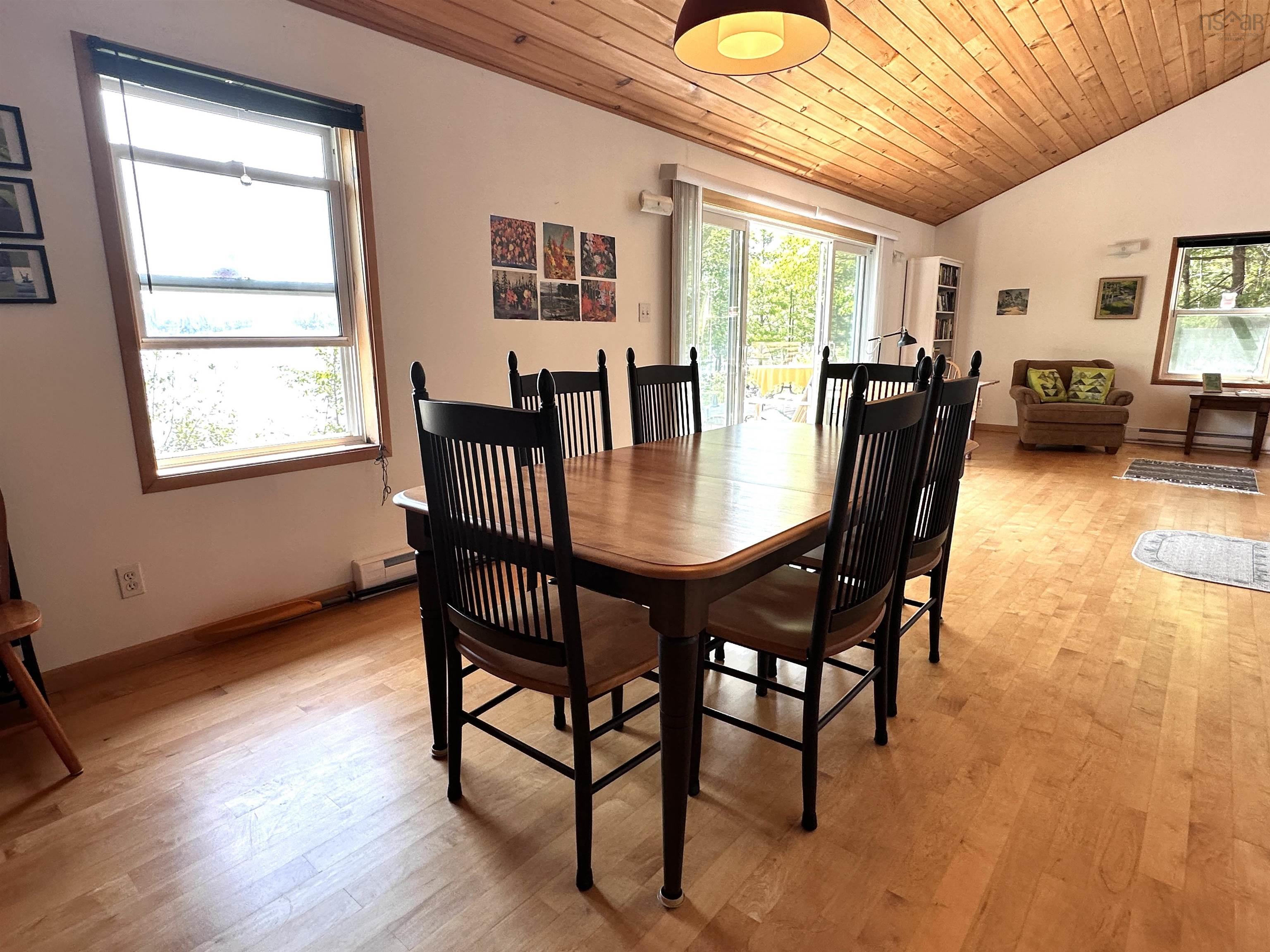 $325,000.00: 98 Lake View Drive, Westfield