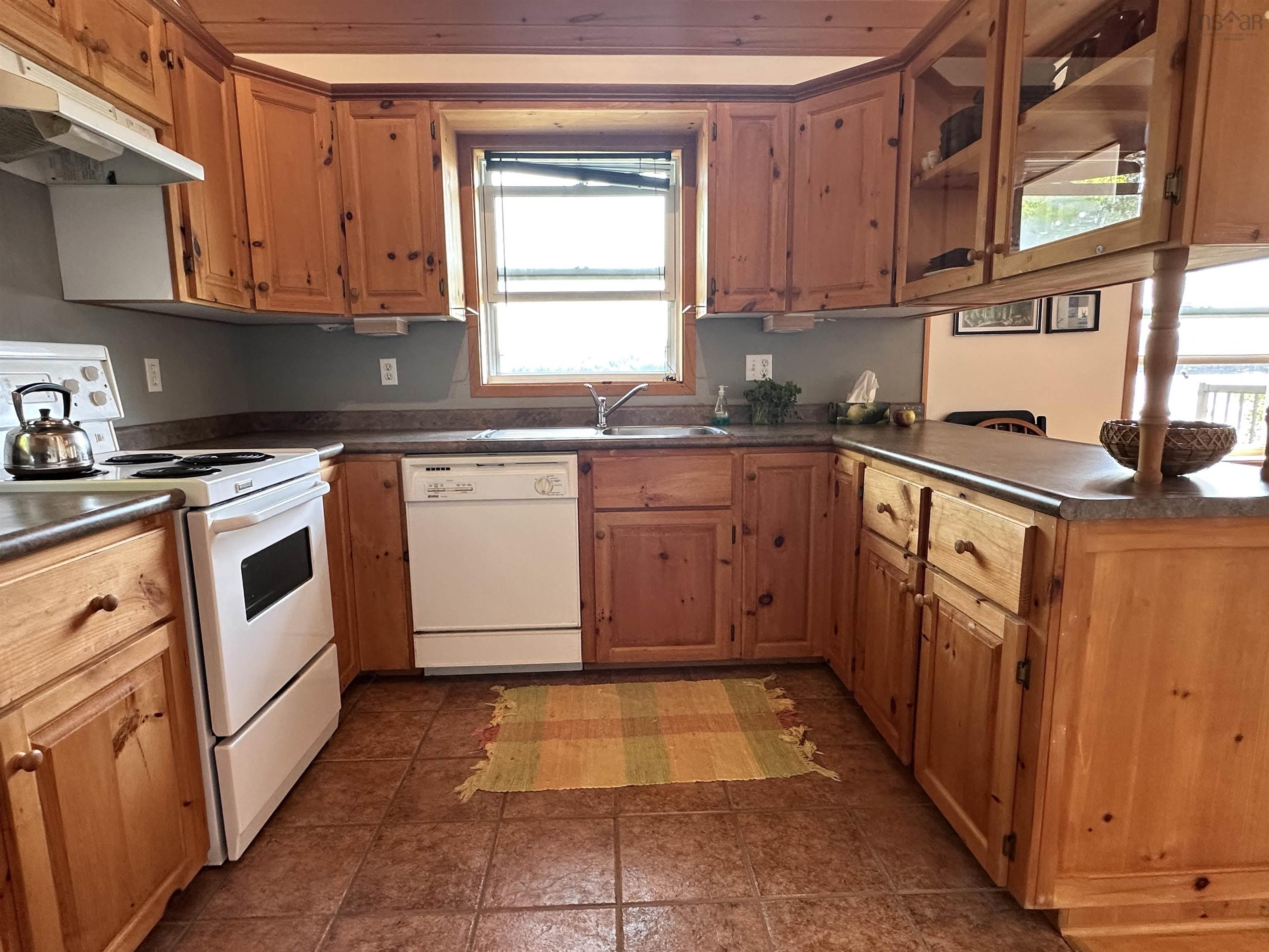 $325,000.00: 98 Lake View Drive, Westfield