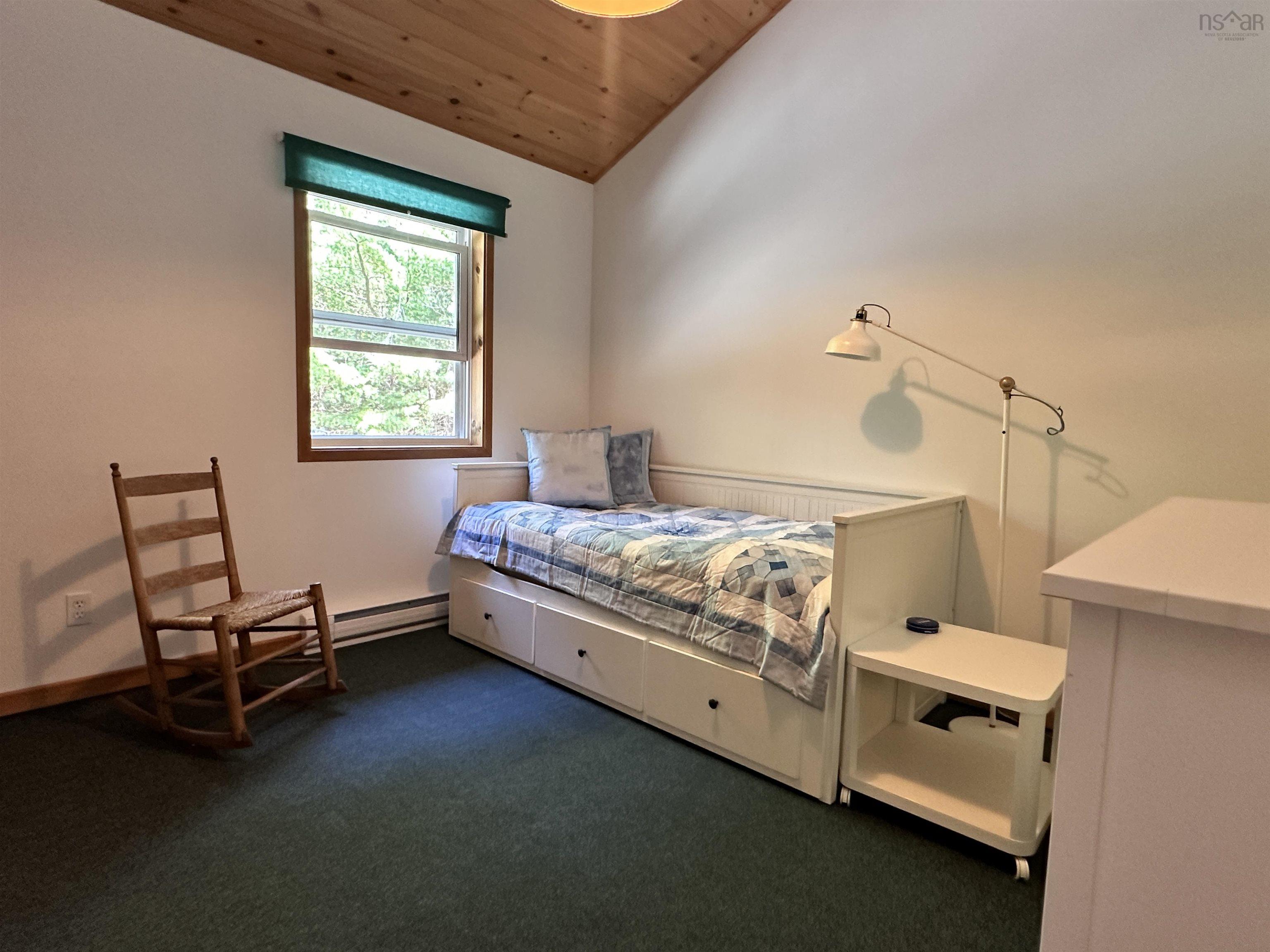 $325,000.00: 98 Lake View Drive, Westfield