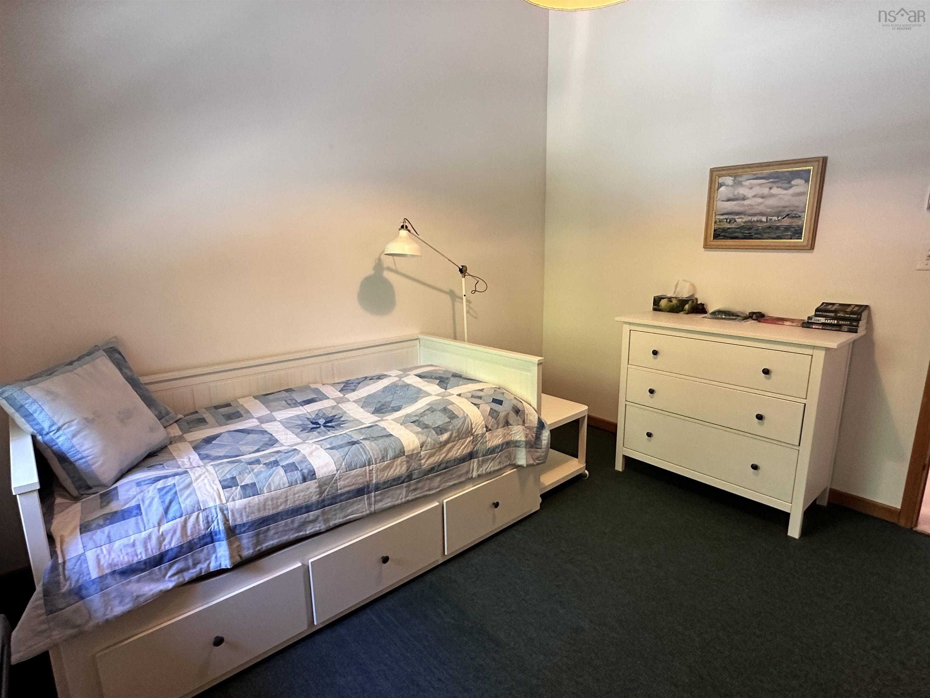 $325,000.00: 98 Lake View Drive, Westfield