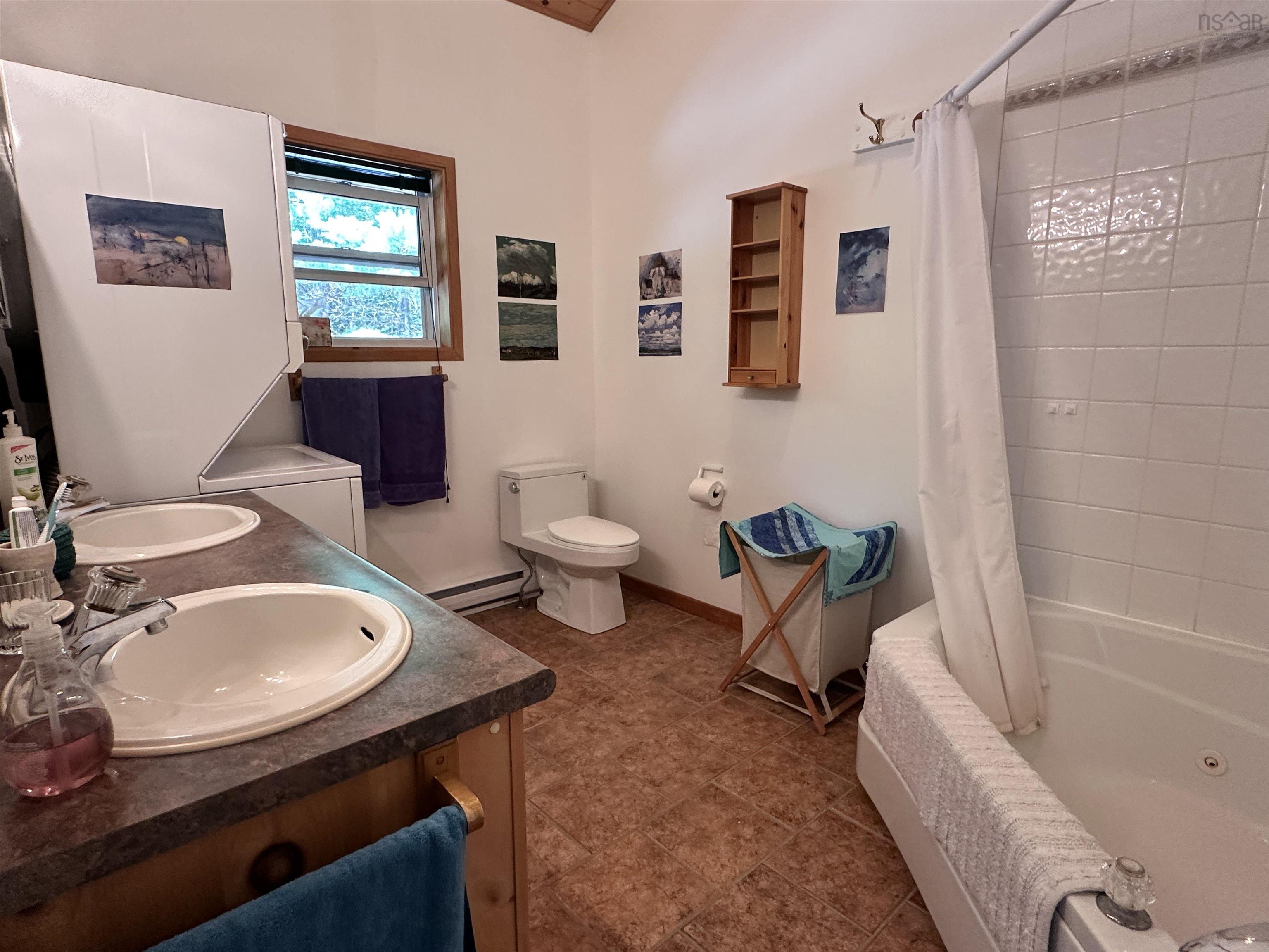 $325,000.00: 98 Lake View Drive, Westfield