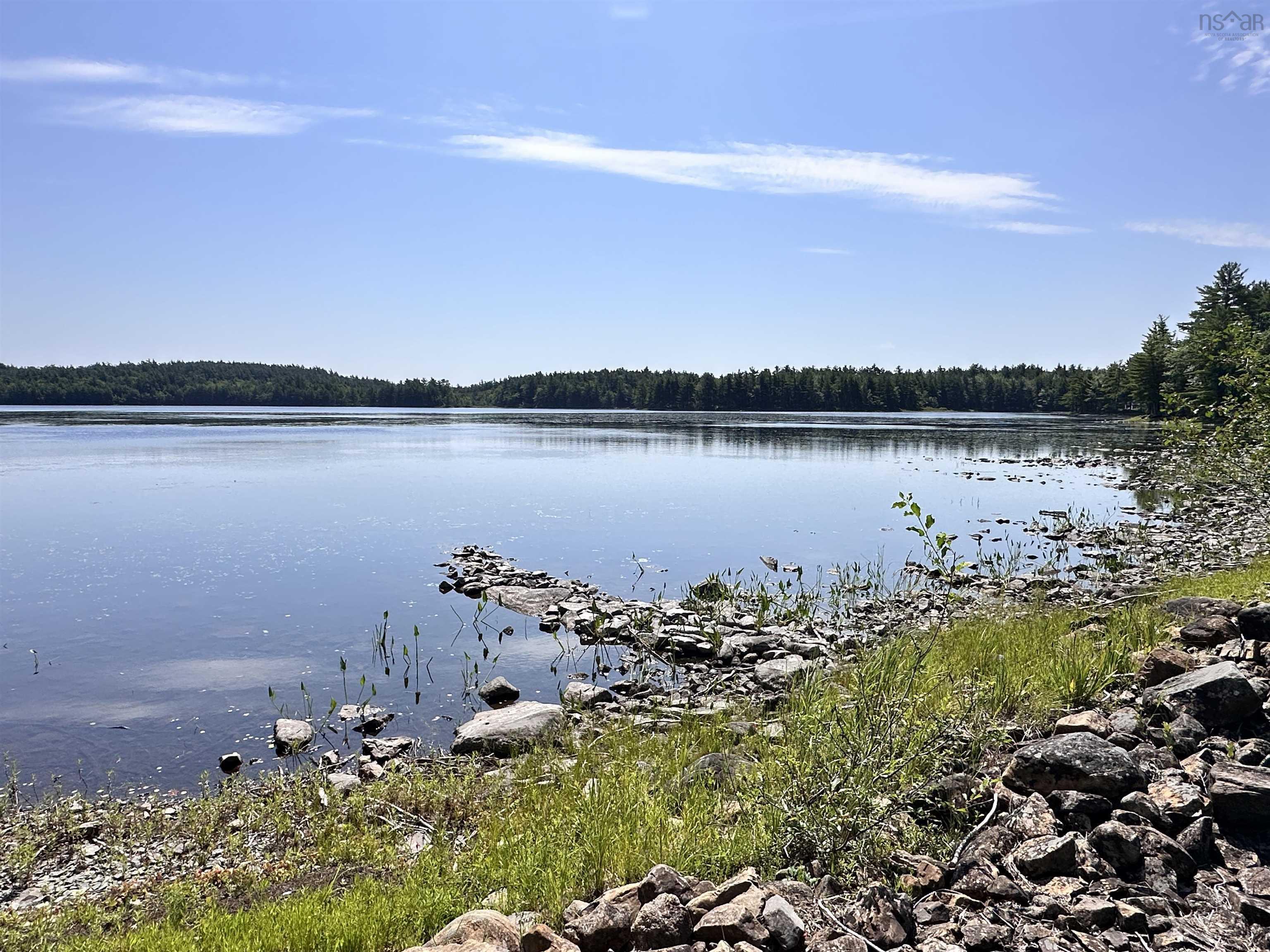 $325,000.00: 98 Lake View Drive, Westfield