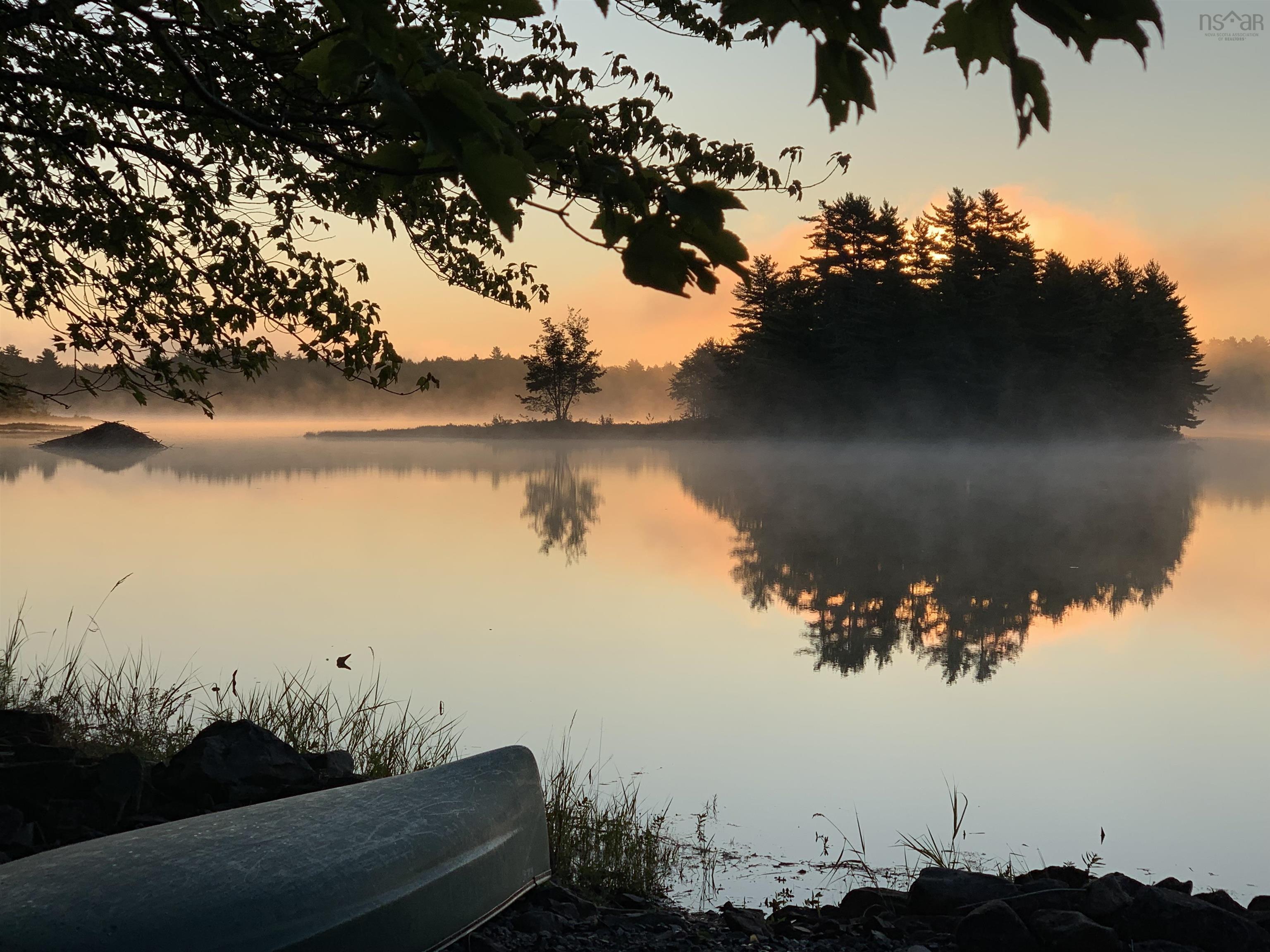 $325,000.00: 98 Lake View Drive, Westfield