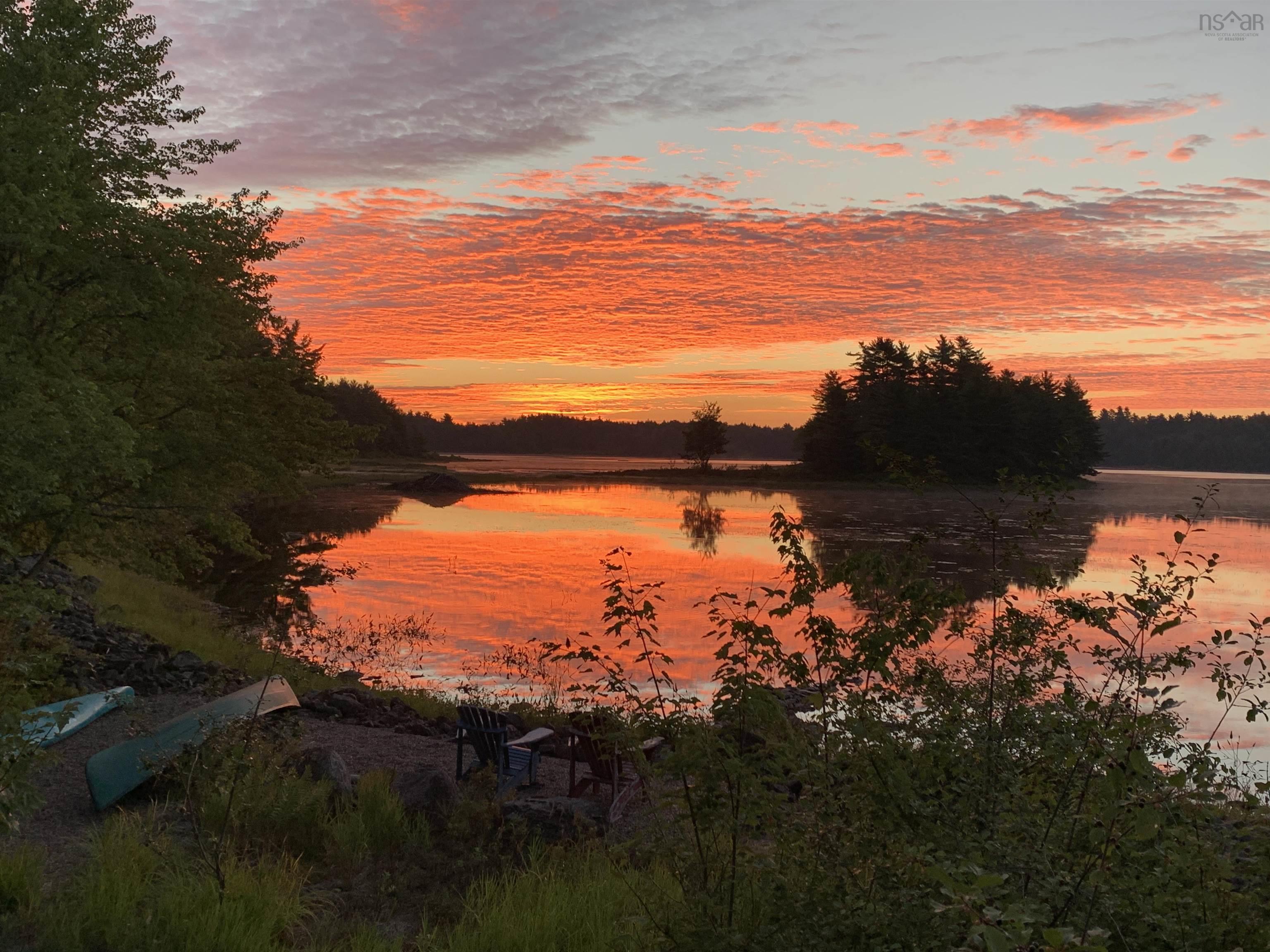 $325,000.00: 98 Lake View Drive, Westfield