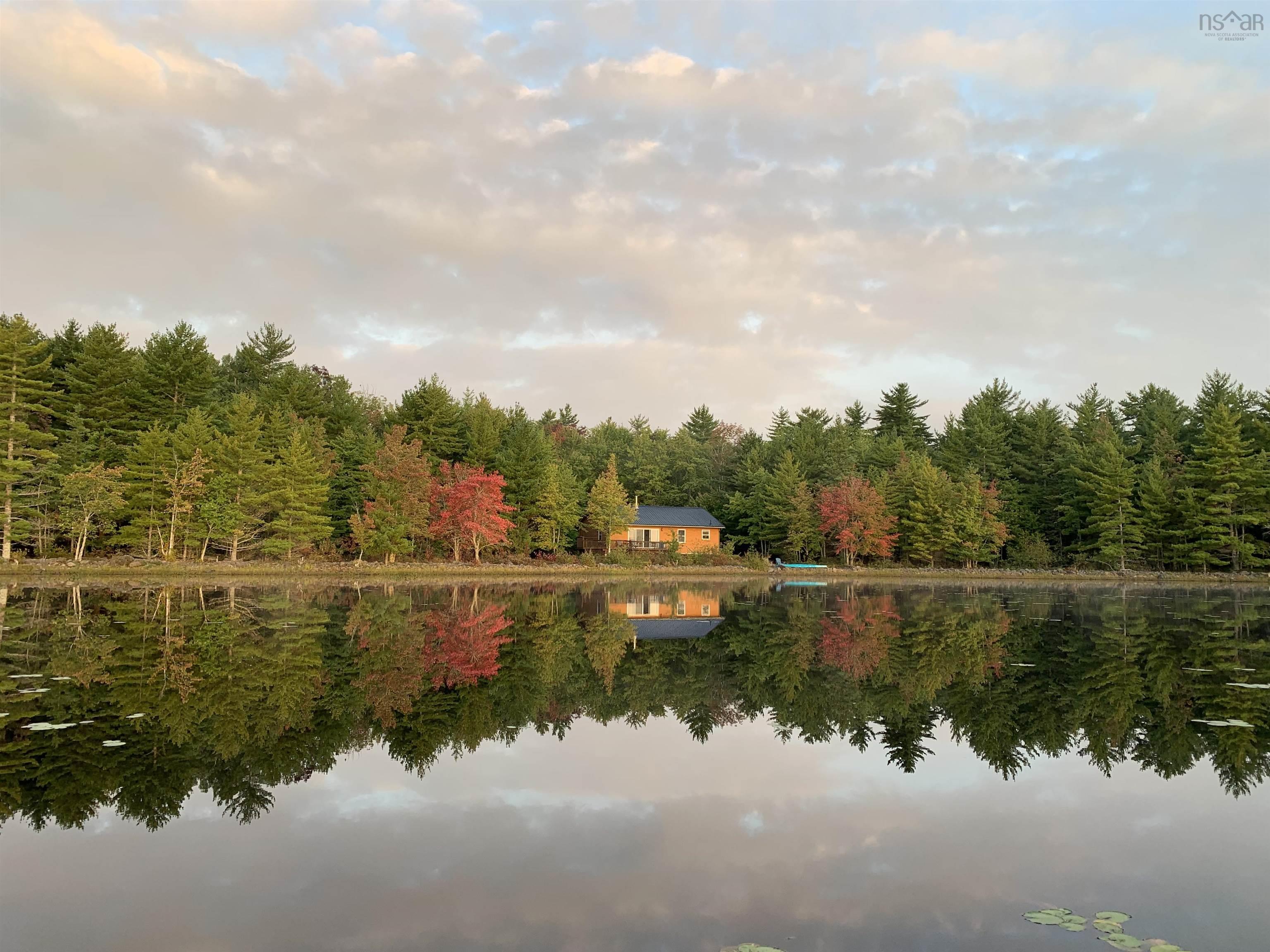 $325,000.00: 98 Lake View Drive, Westfield