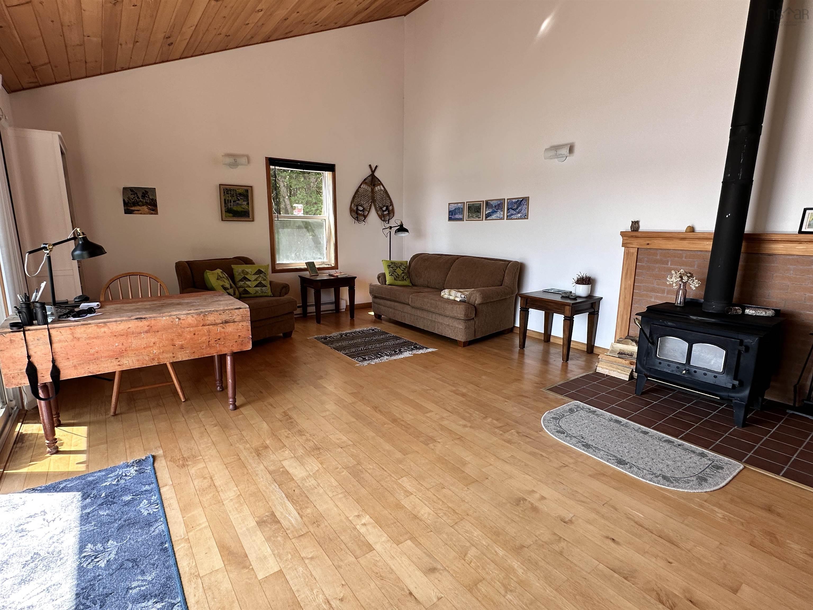 $325,000.00: 98 Lake View Drive, Westfield