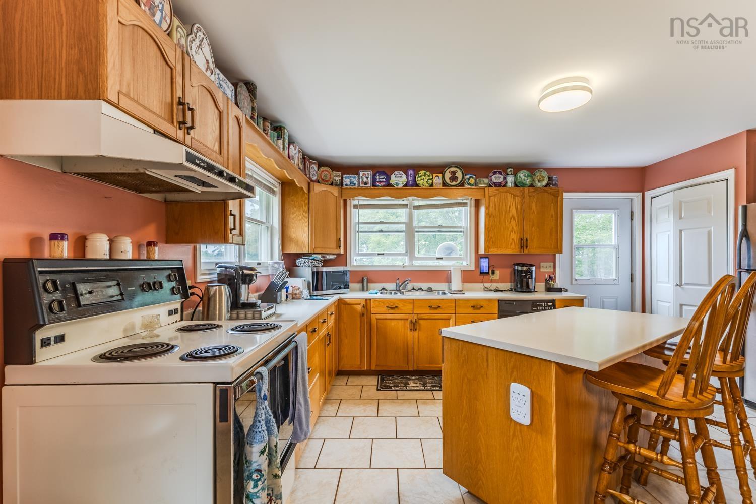 $515,000.00: 56 Hiram Lynds Rd, North River