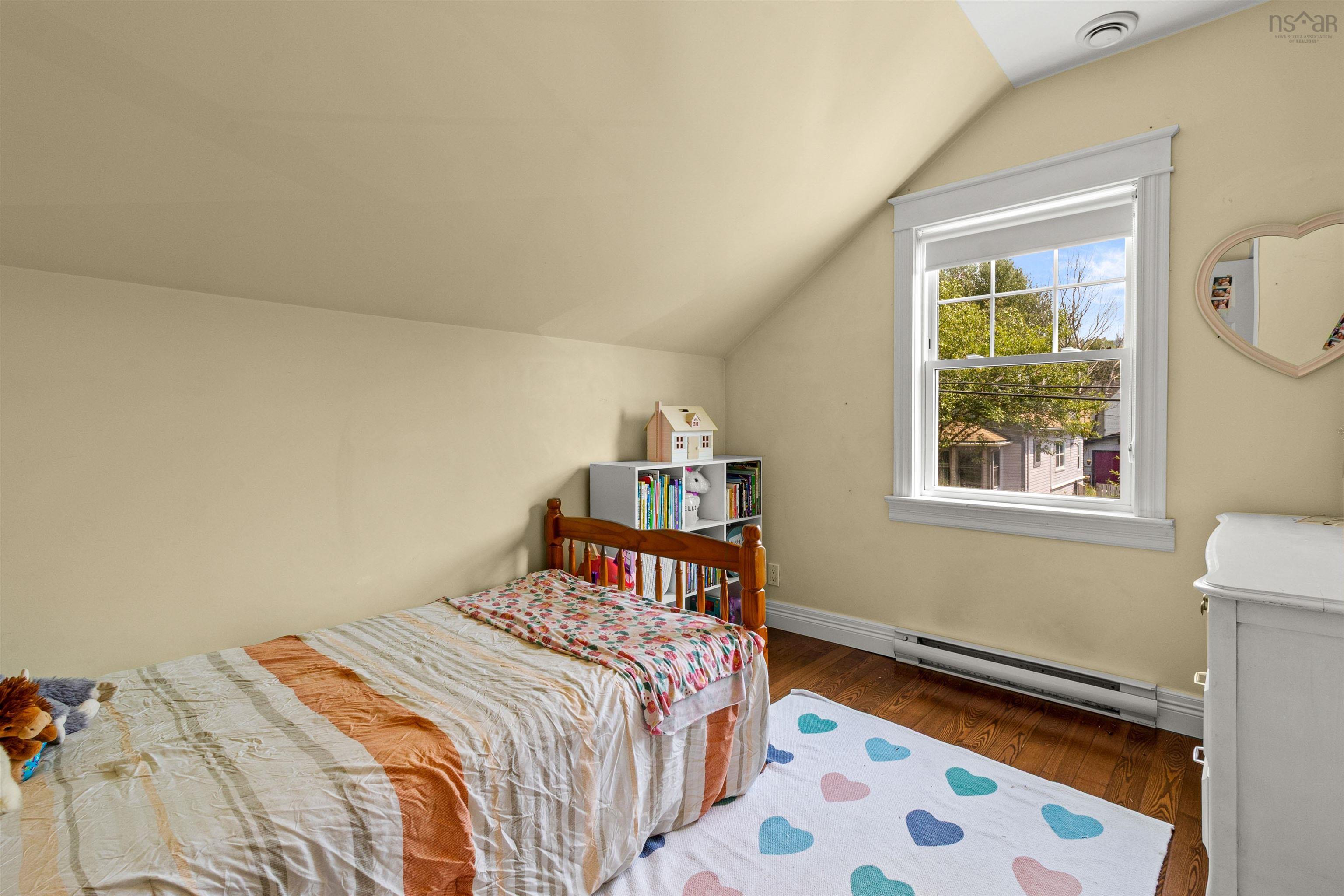 $574,900.00: 22 Brookside Avenue, Dartmouth