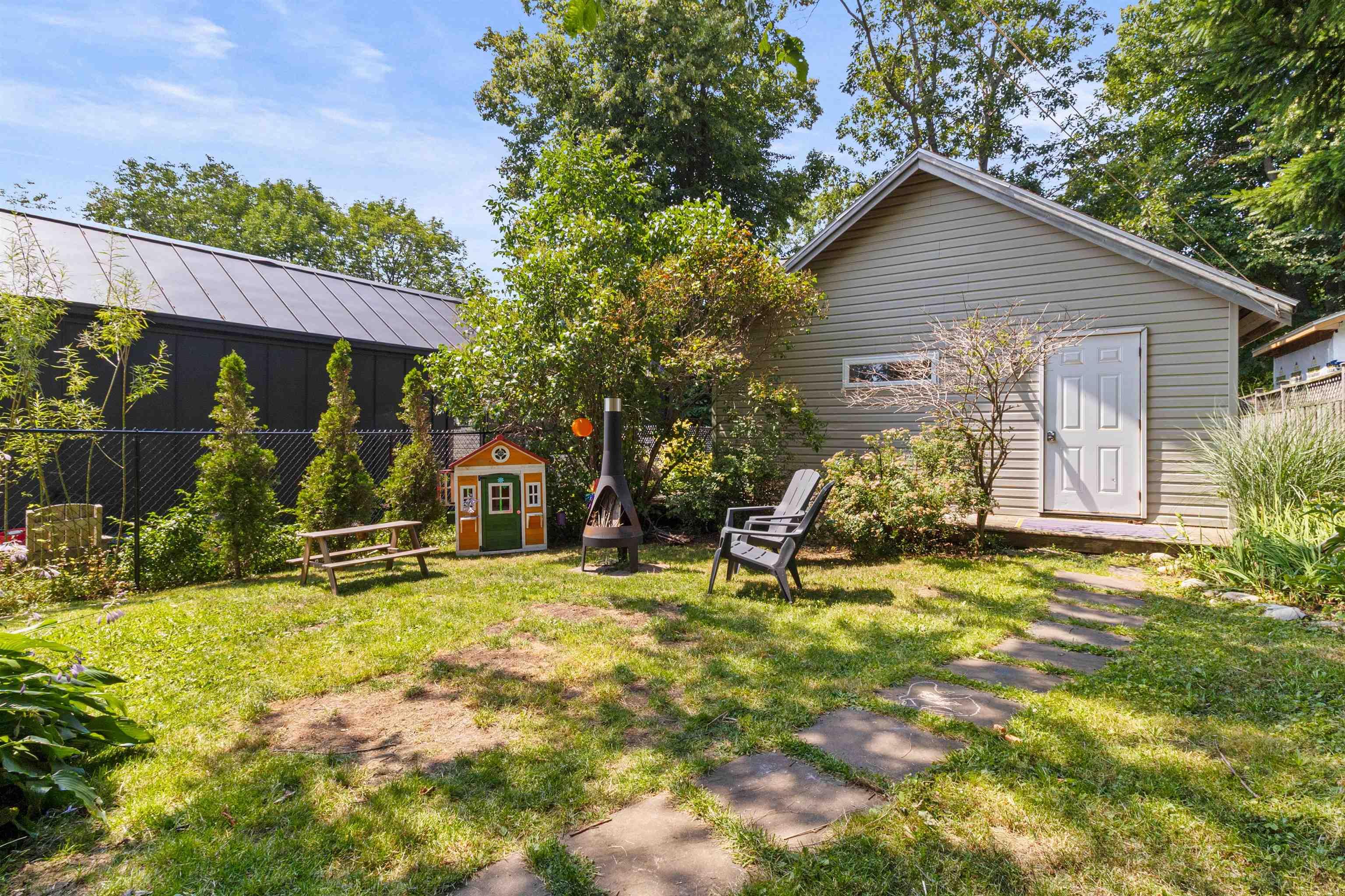 $574,900.00: 22 Brookside Avenue, Dartmouth