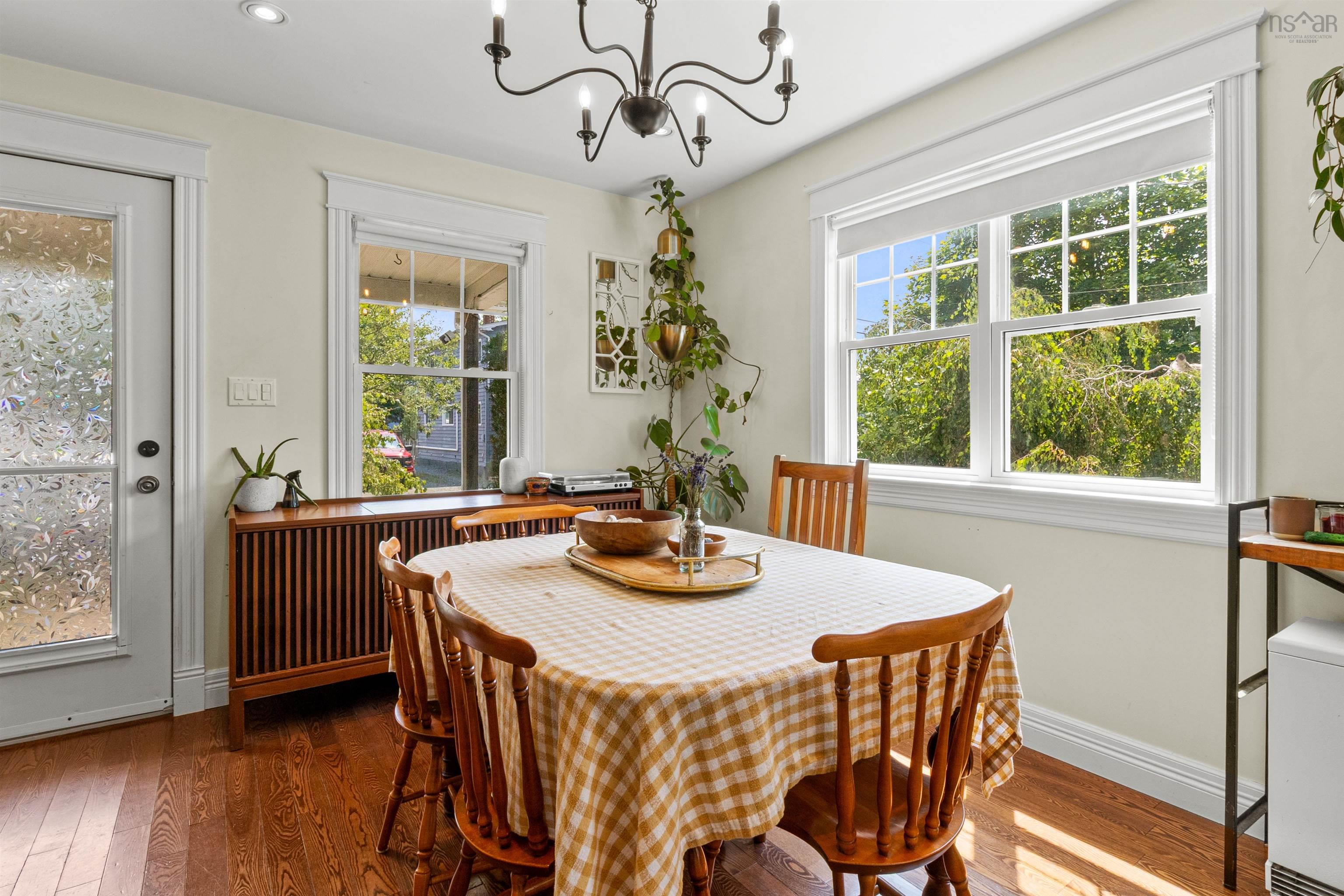 $574,900.00: 22 Brookside Avenue, Dartmouth