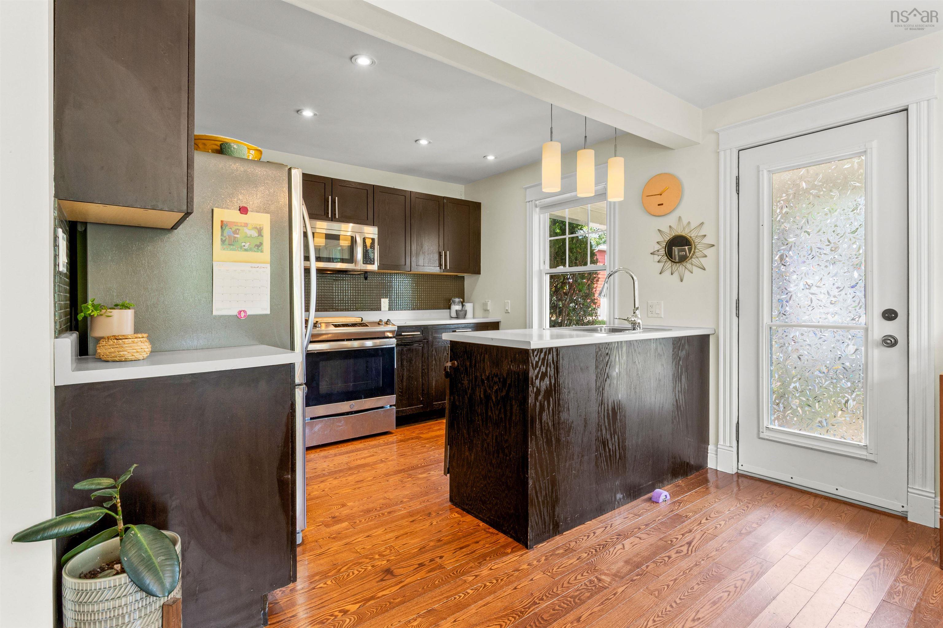 $574,900.00: 22 Brookside Avenue, Dartmouth