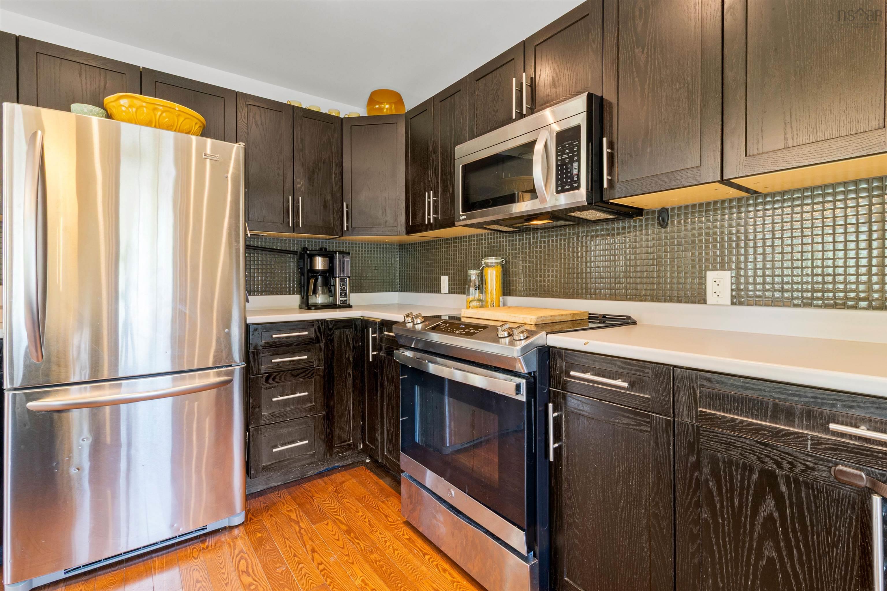 $574,900.00: 22 Brookside Avenue, Dartmouth