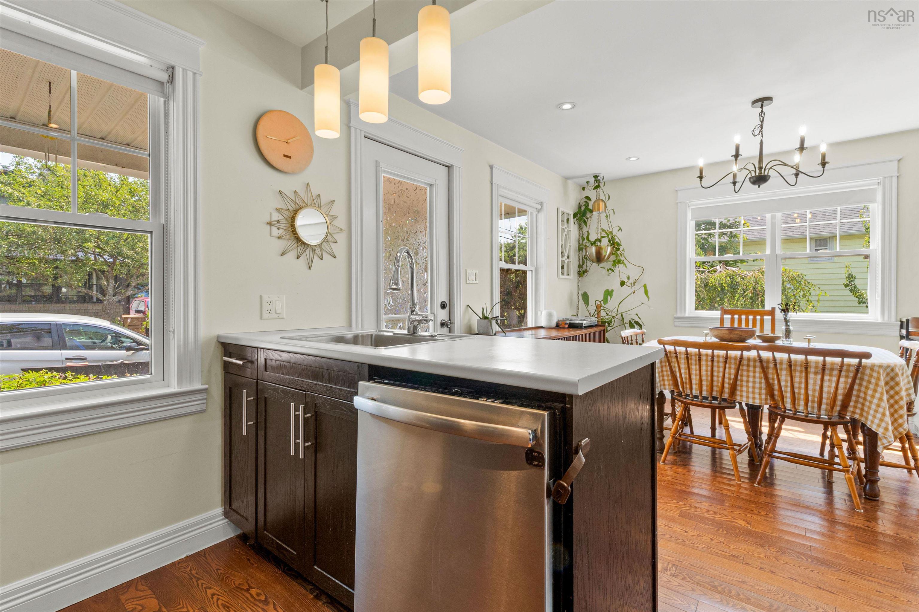 $574,900.00: 22 Brookside Avenue, Dartmouth