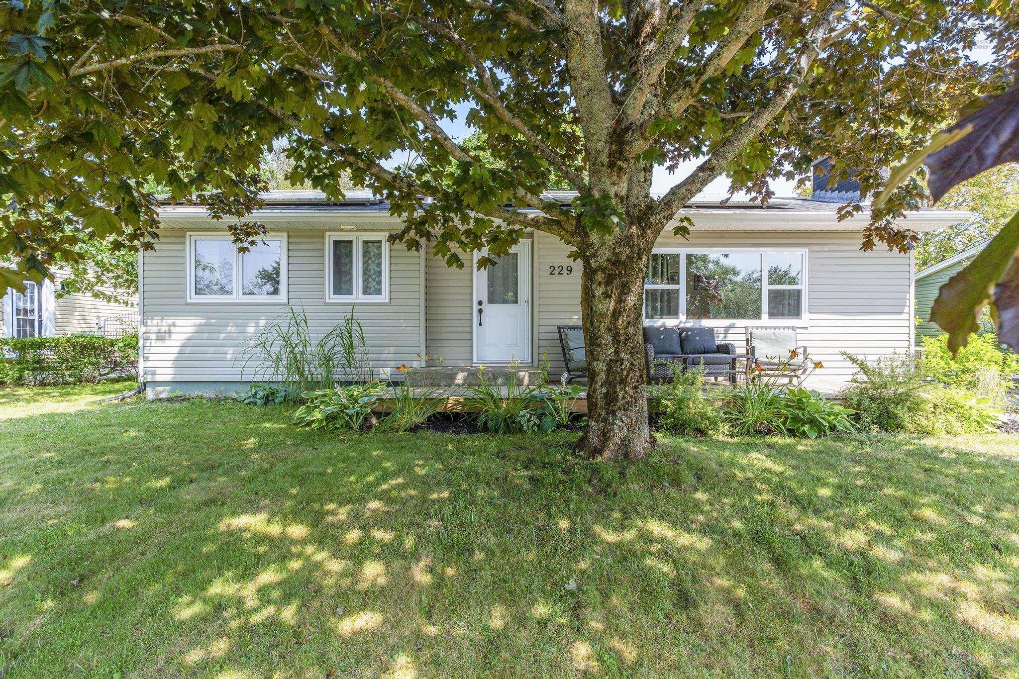 $549,900.00: 229 Kaye Street, Lower Sackville