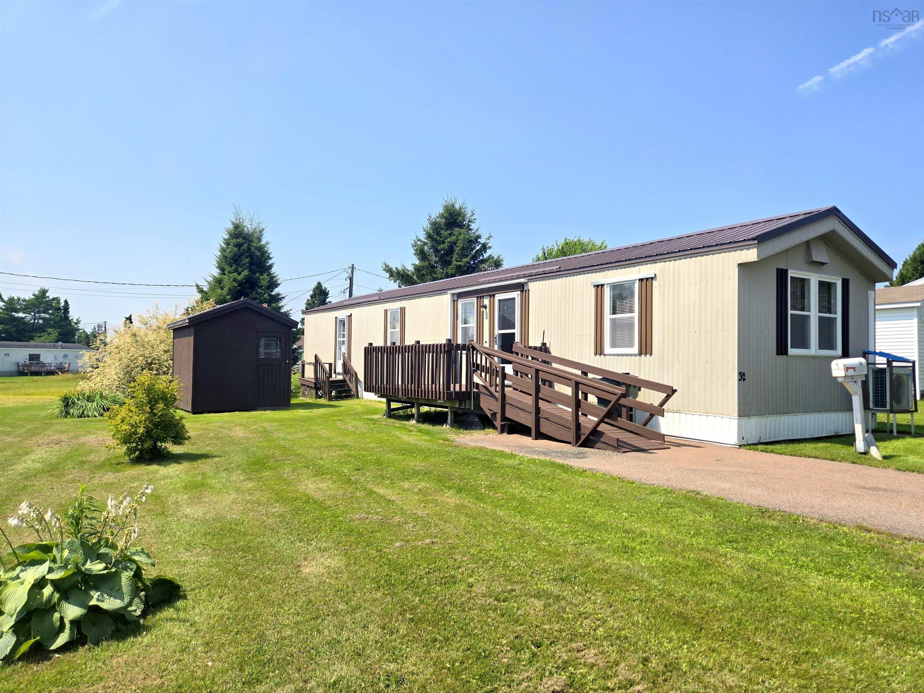 $139,900.00: 32 Lorne Crescent, Amherst