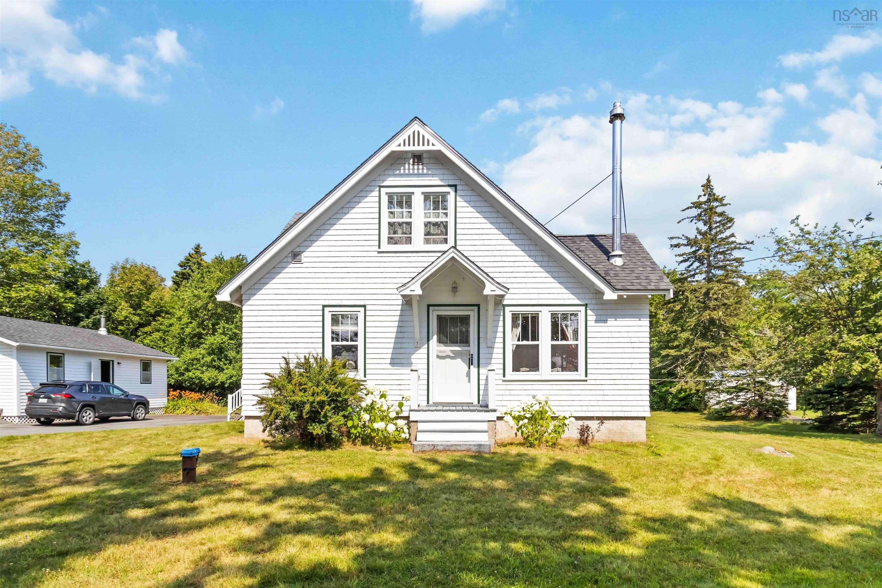 $399,900.00: 42 Back Road, Broad Cove