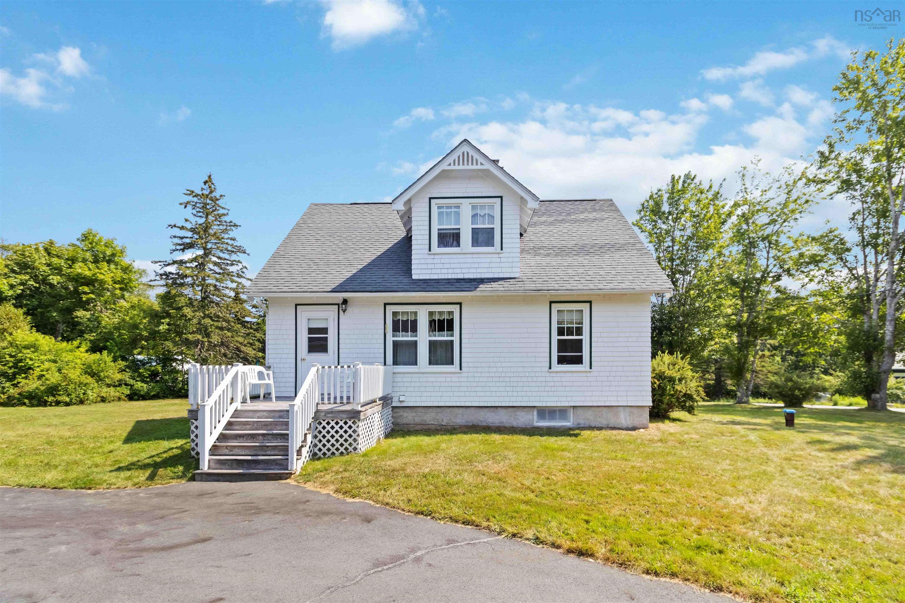 $399,900.00: 42 Back Road, Broad Cove