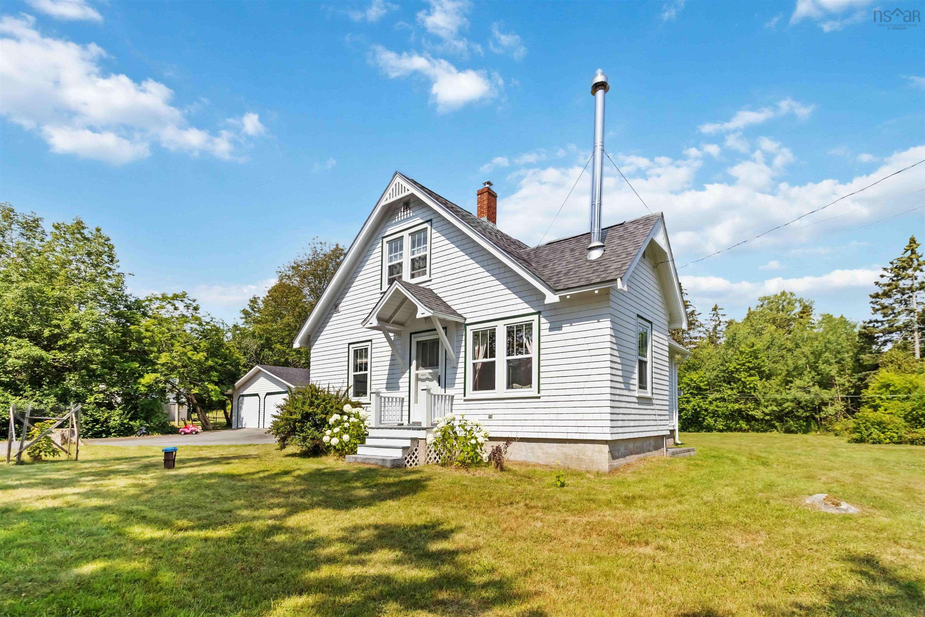 $399,900.00: 42 Back Road, Broad Cove