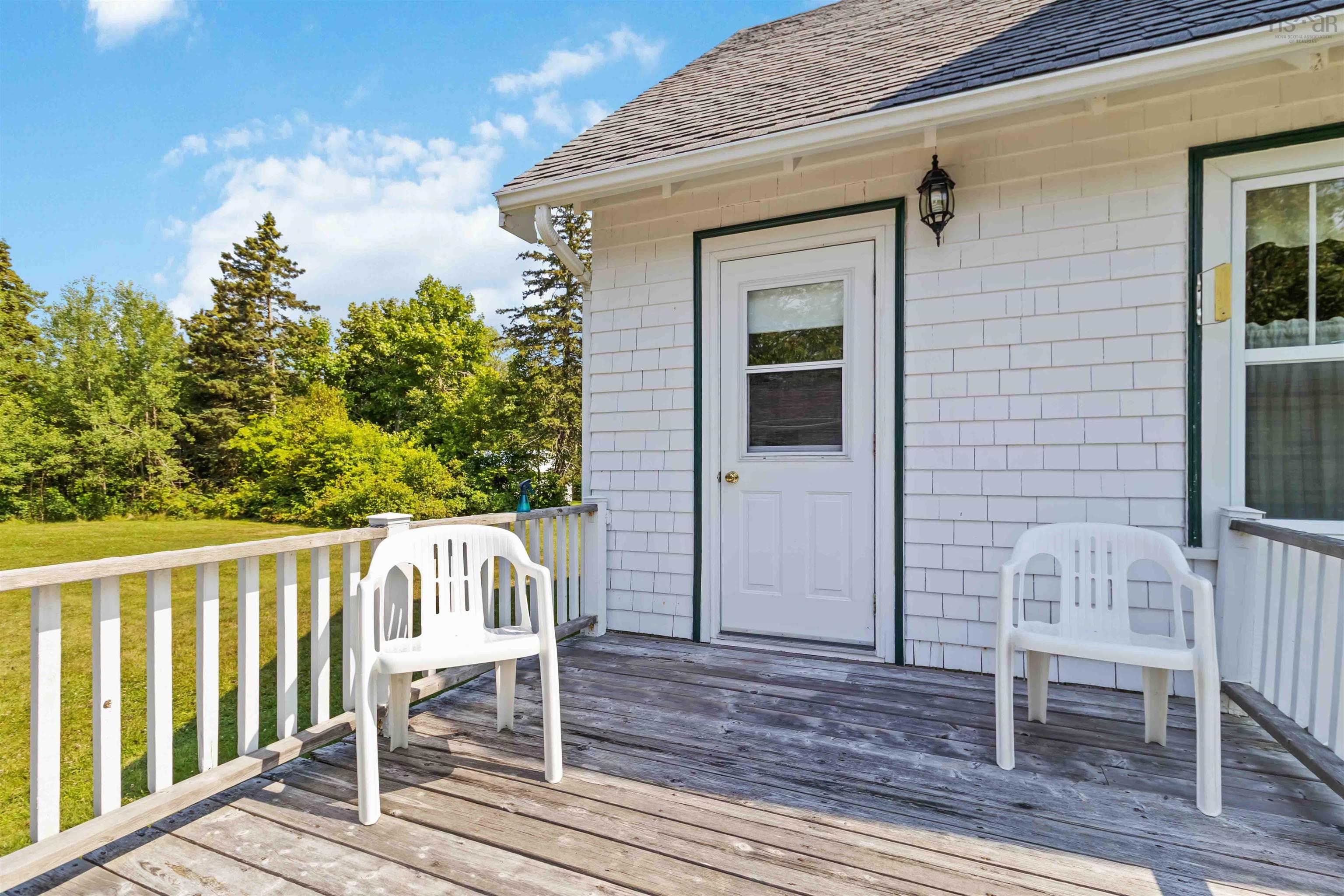$399,900.00: 42 Back Road, Broad Cove