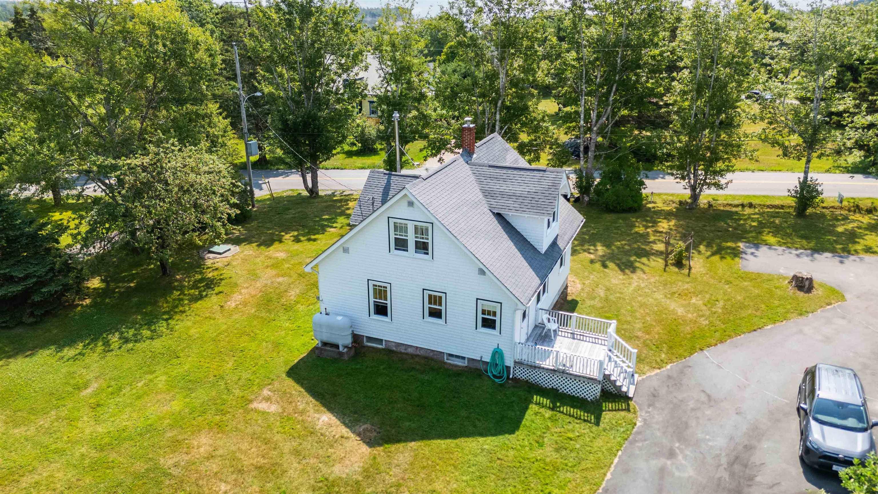 $399,900.00: 42 Back Road, Broad Cove
