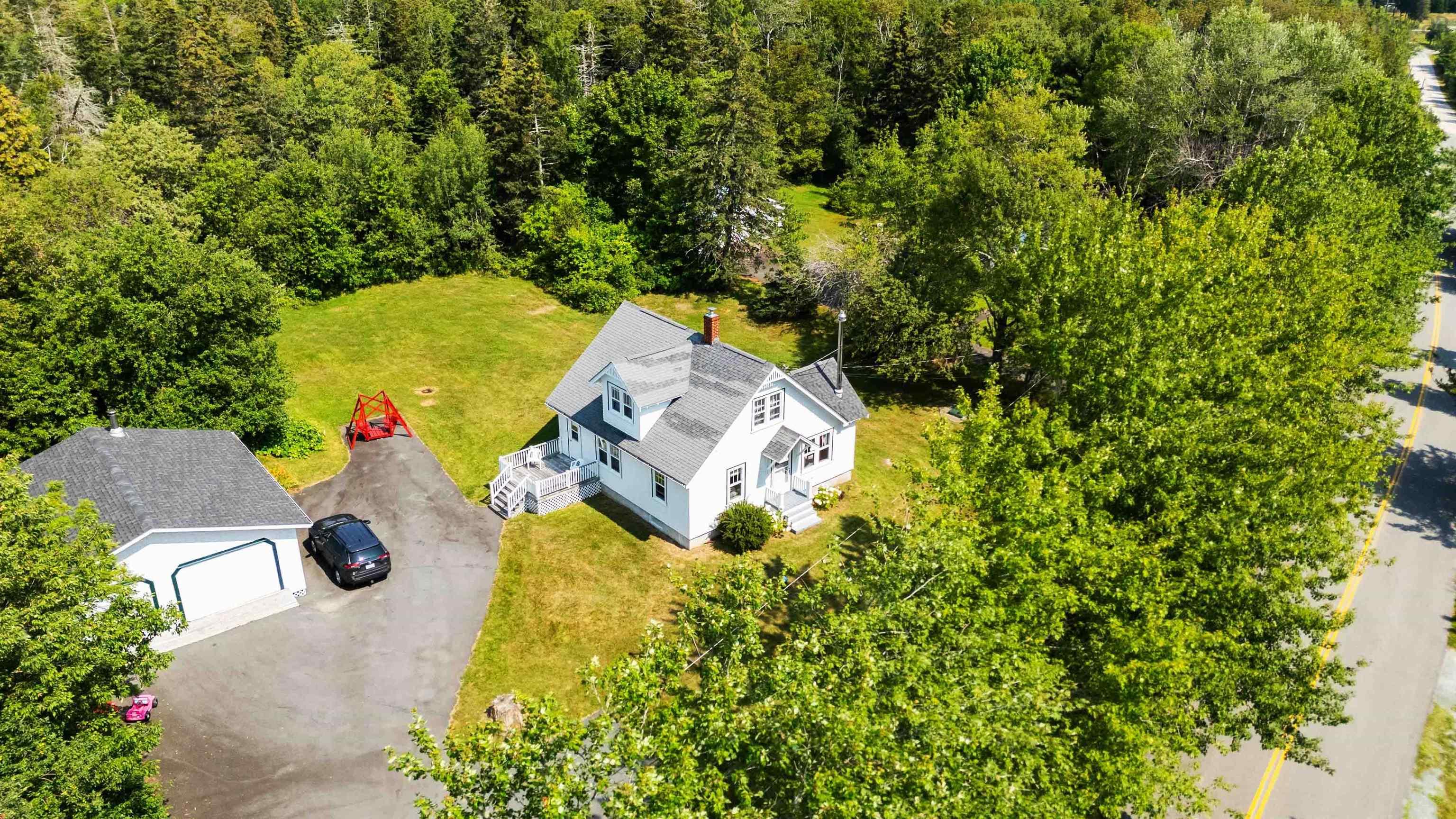 $399,900.00: 42 Back Road, Broad Cove