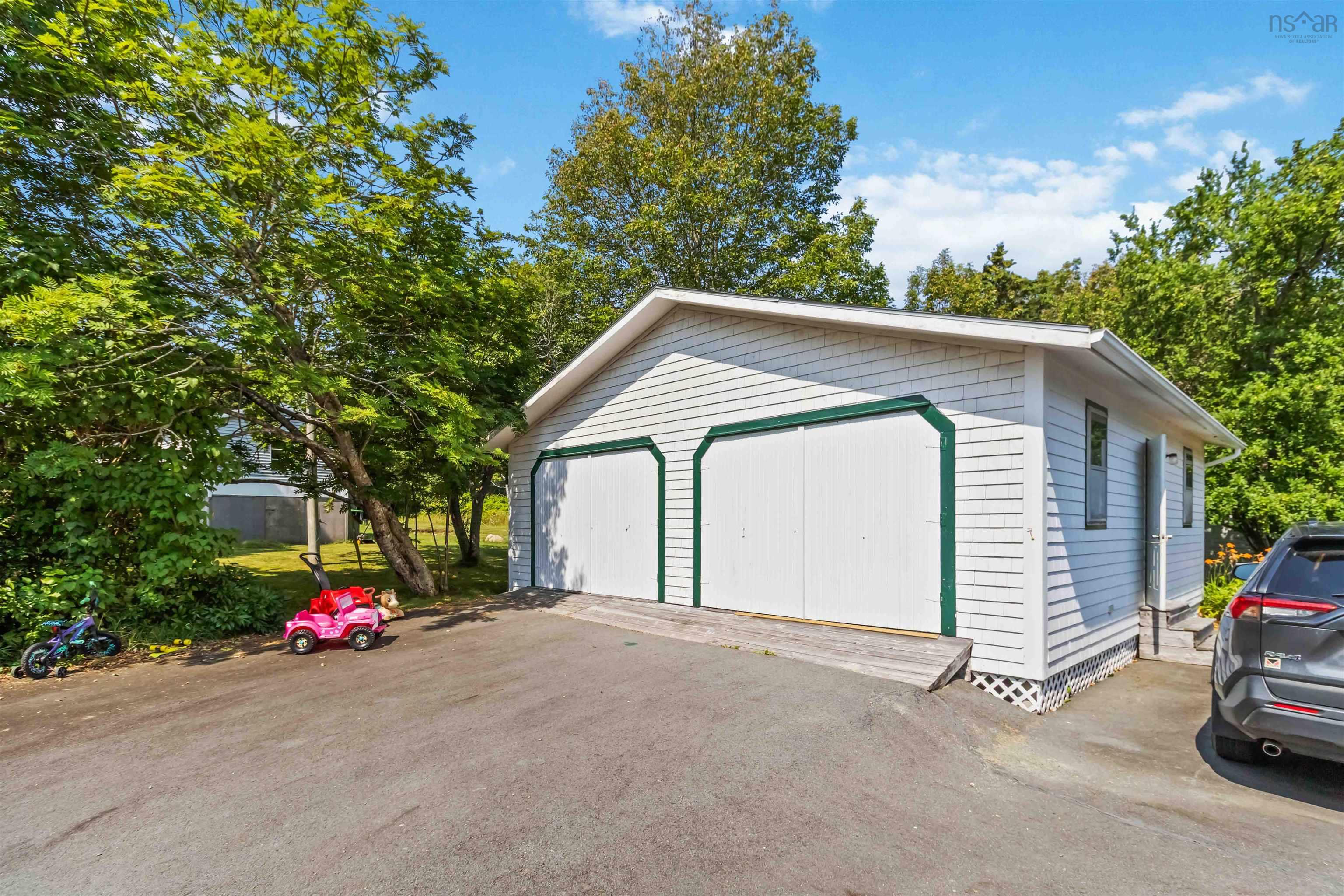 $399,900.00: 42 Back Road, Broad Cove