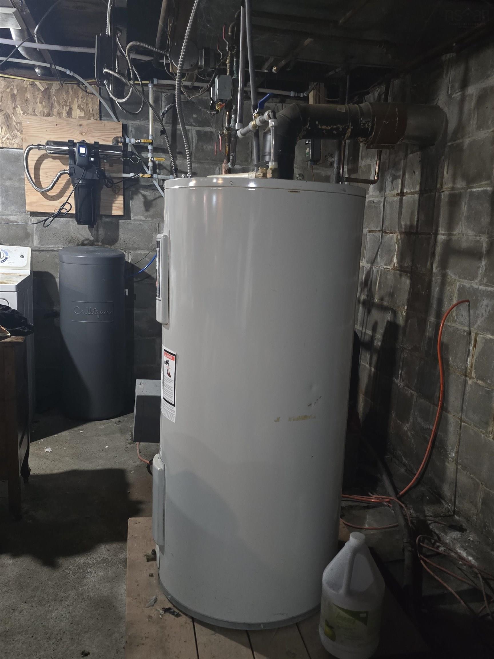 $259,900.00: 19 River Road, Milton