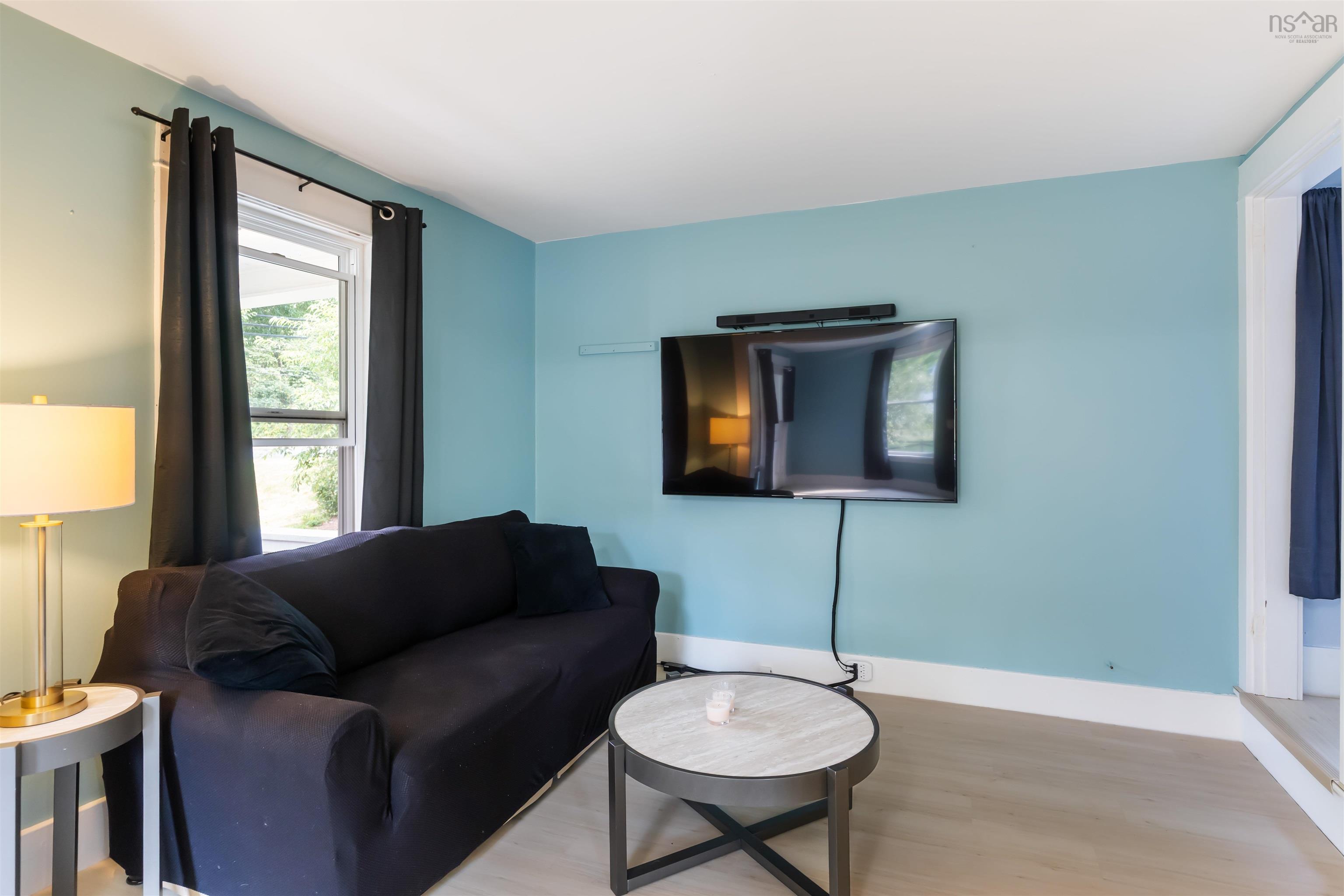 $333,333.00: 1466 Bridge Street, Kingston