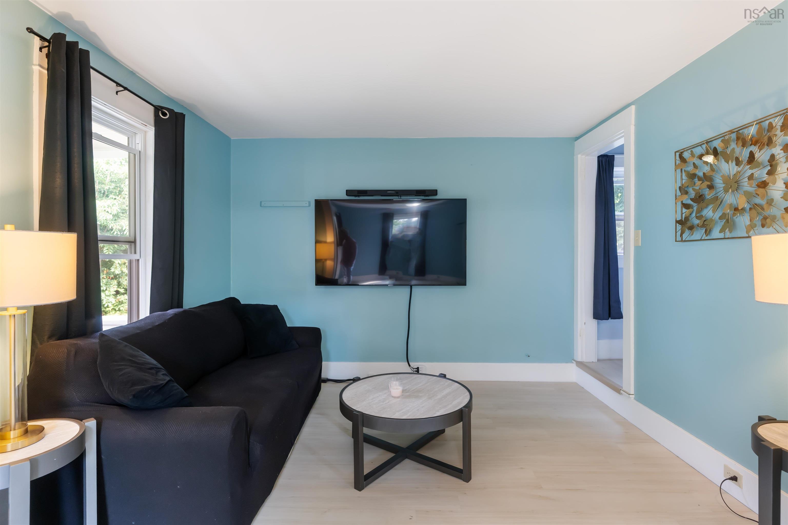 $333,333.00: 1466 Bridge Street, Kingston
