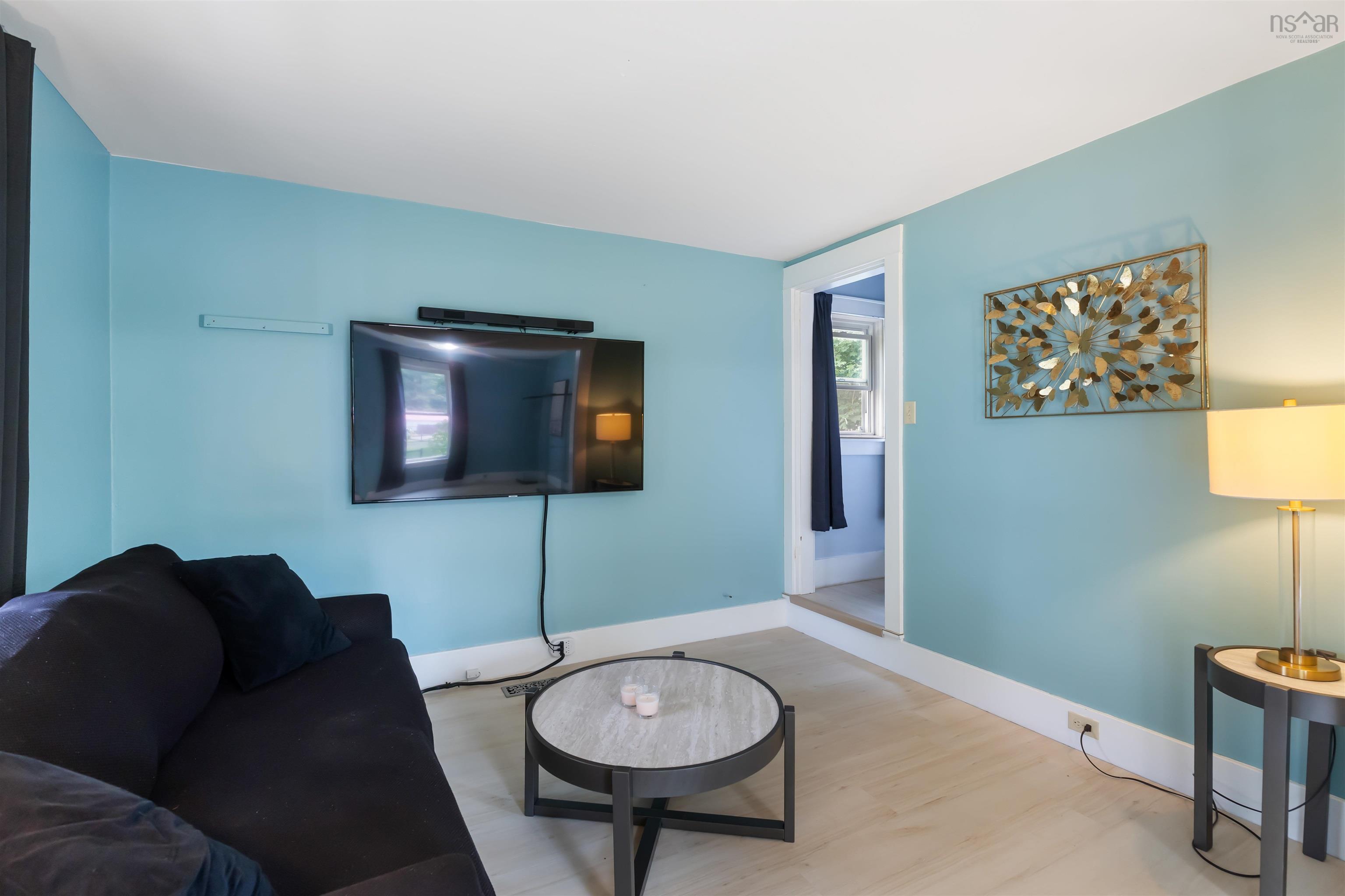 $333,333.00: 1466 Bridge Street, Kingston