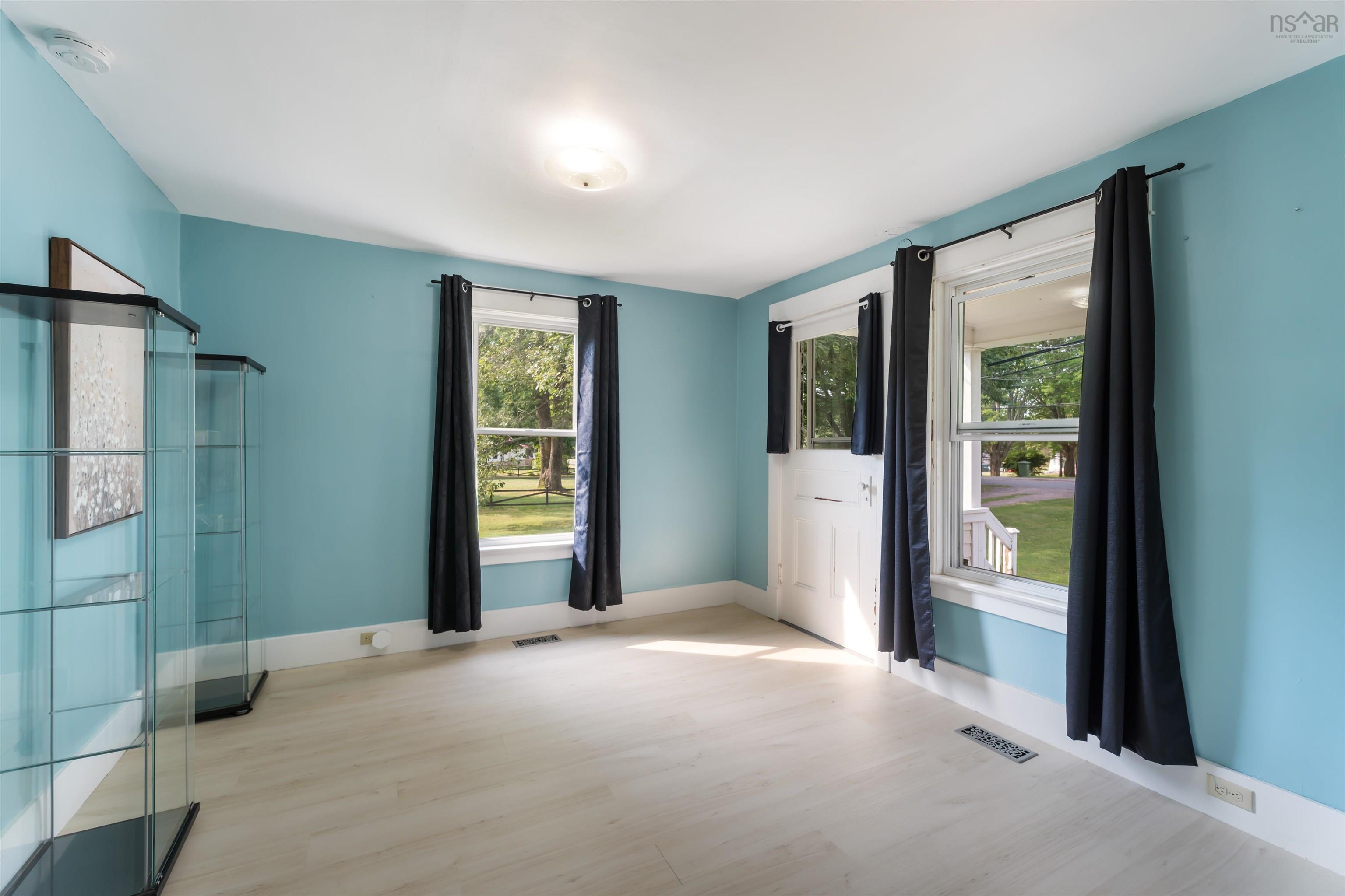 $333,333.00: 1466 Bridge Street, Kingston