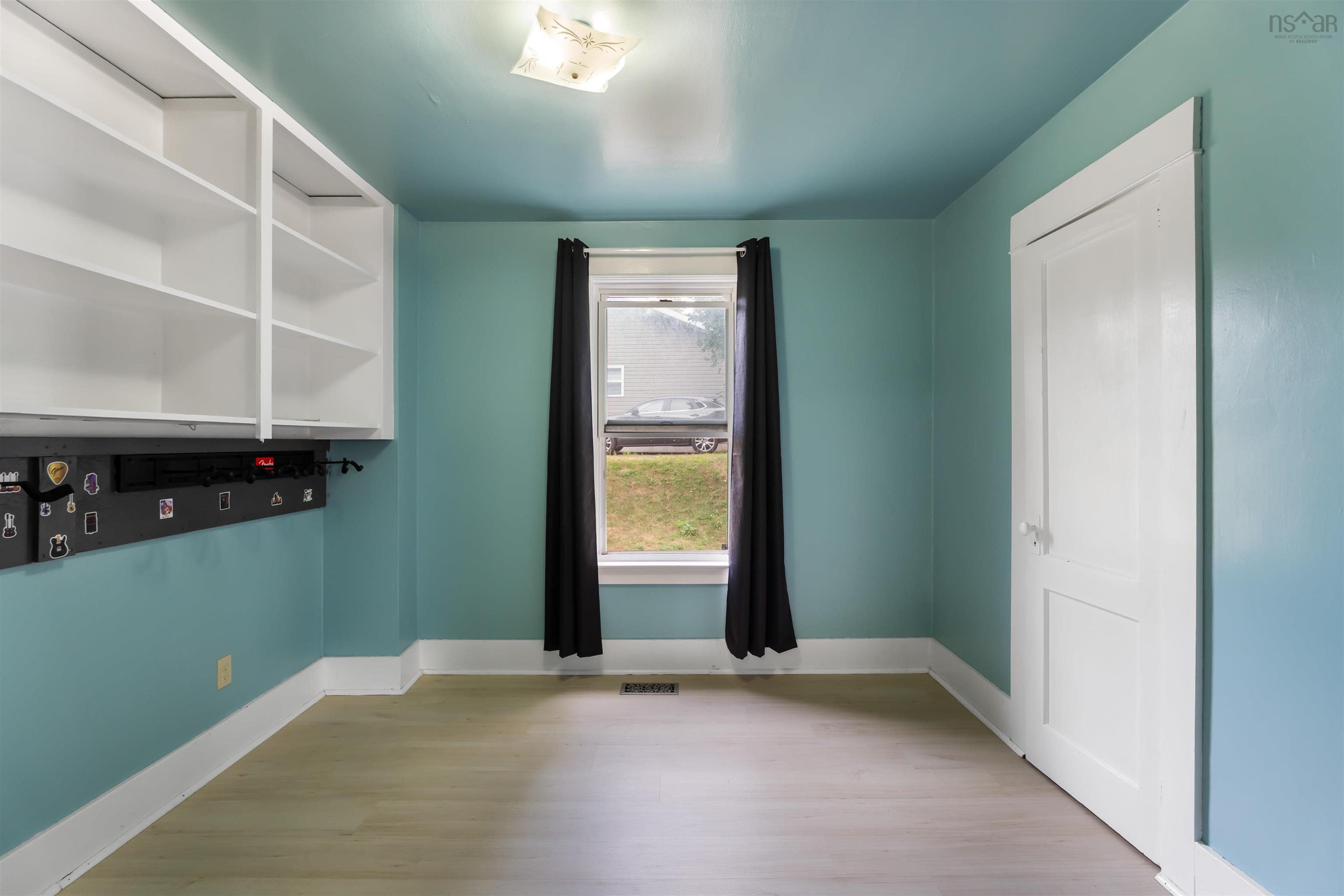 $333,333.00: 1466 Bridge Street, Kingston