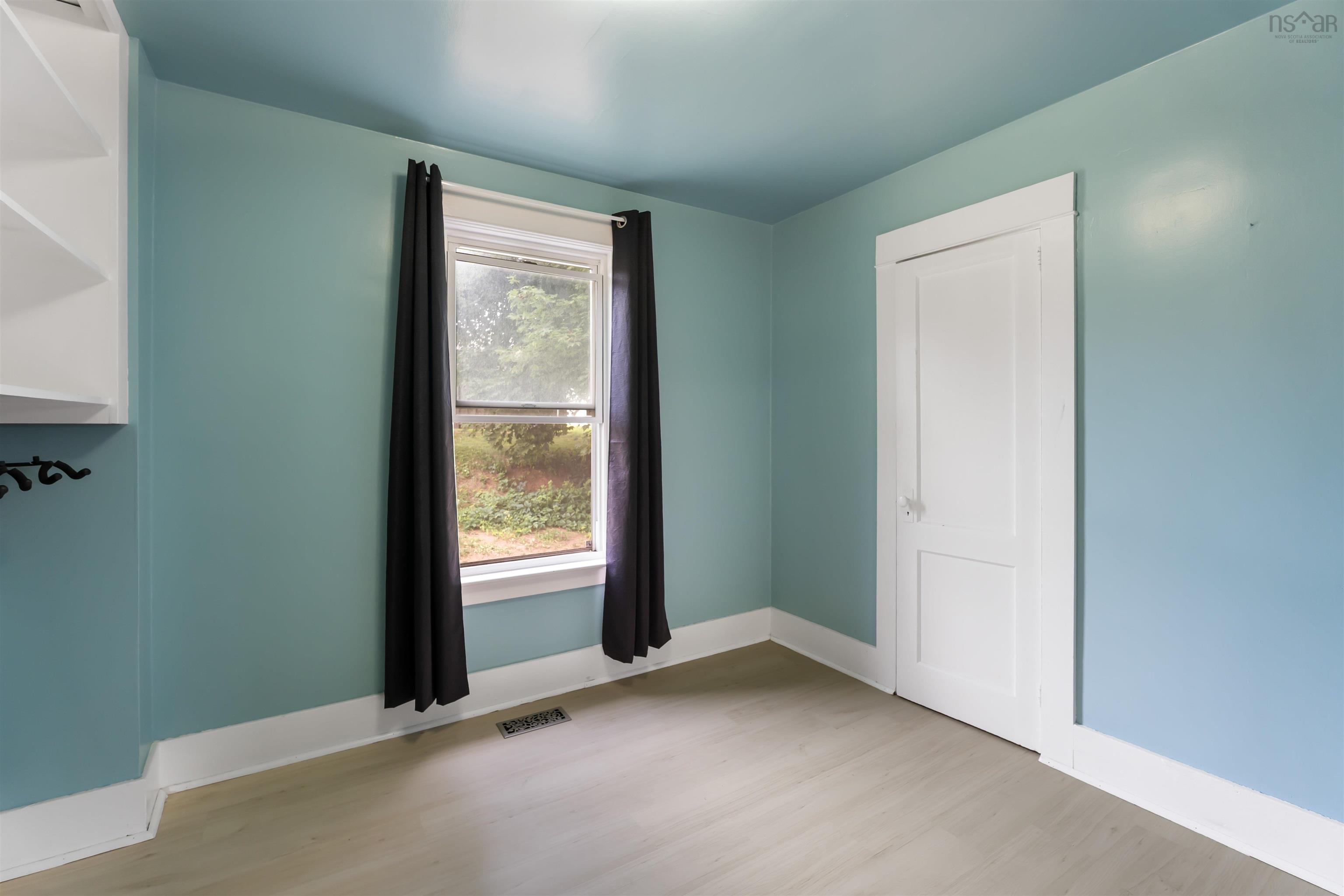 $333,333.00: 1466 Bridge Street, Kingston
