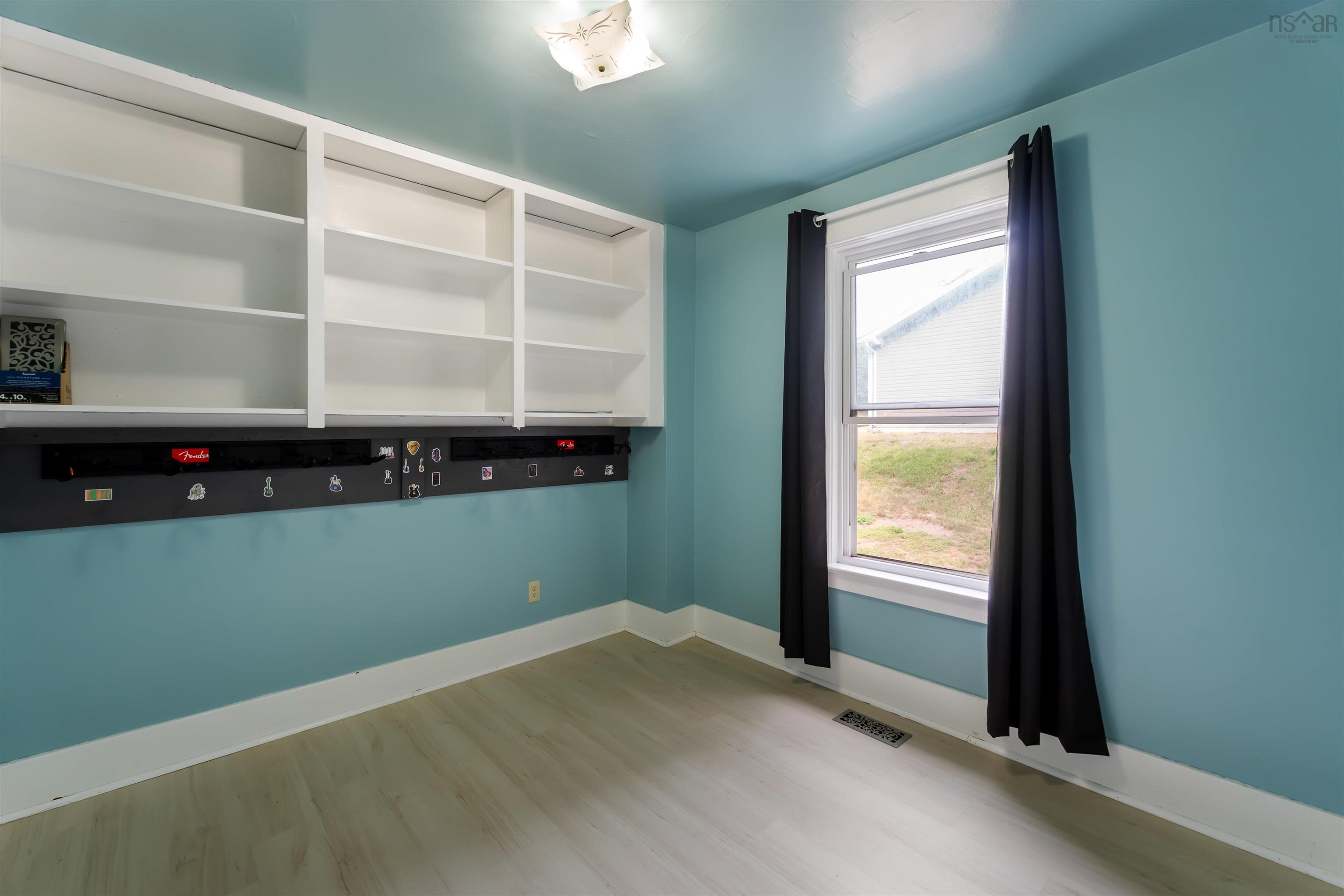 $333,333.00: 1466 Bridge Street, Kingston