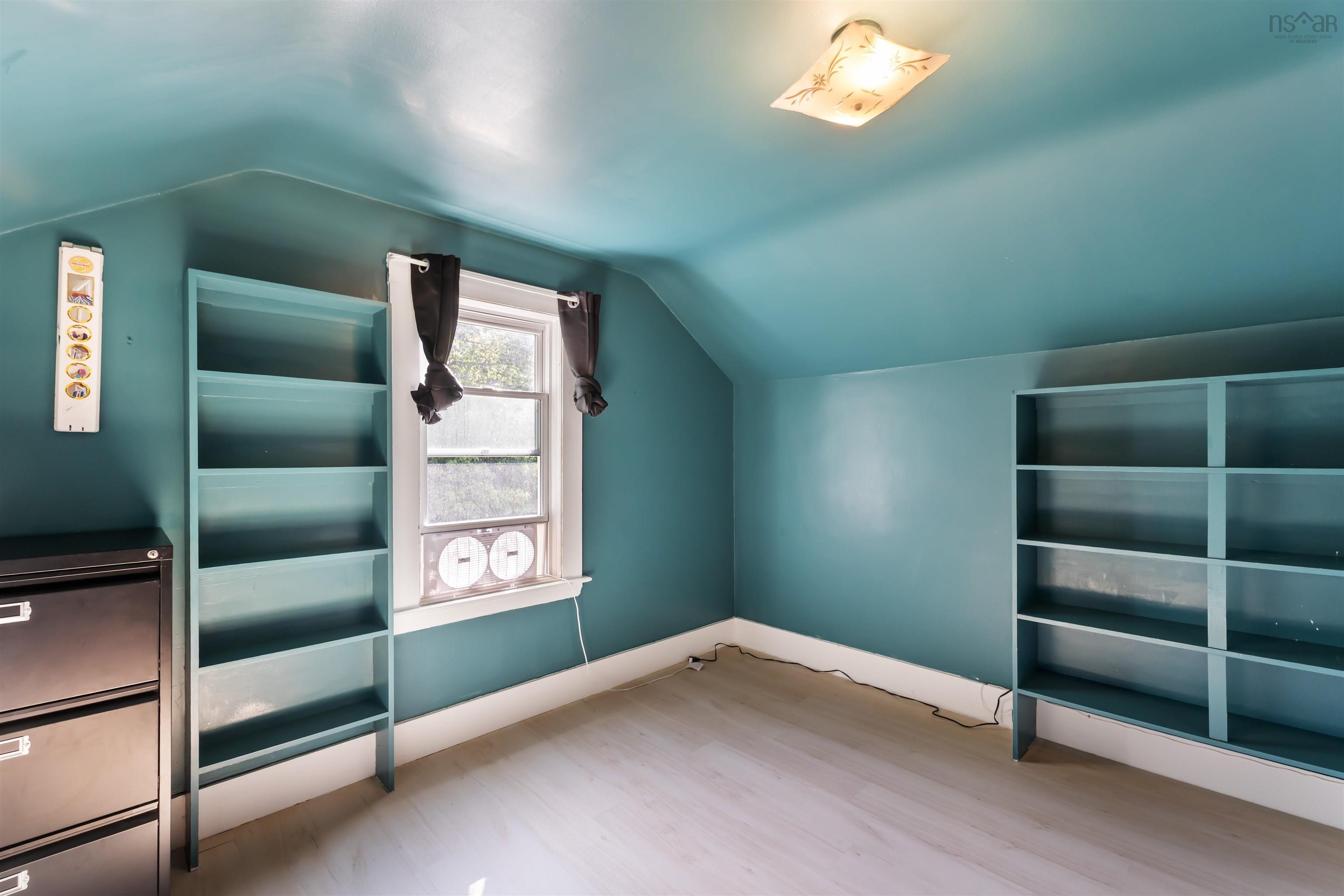 $333,333.00: 1466 Bridge Street, Kingston