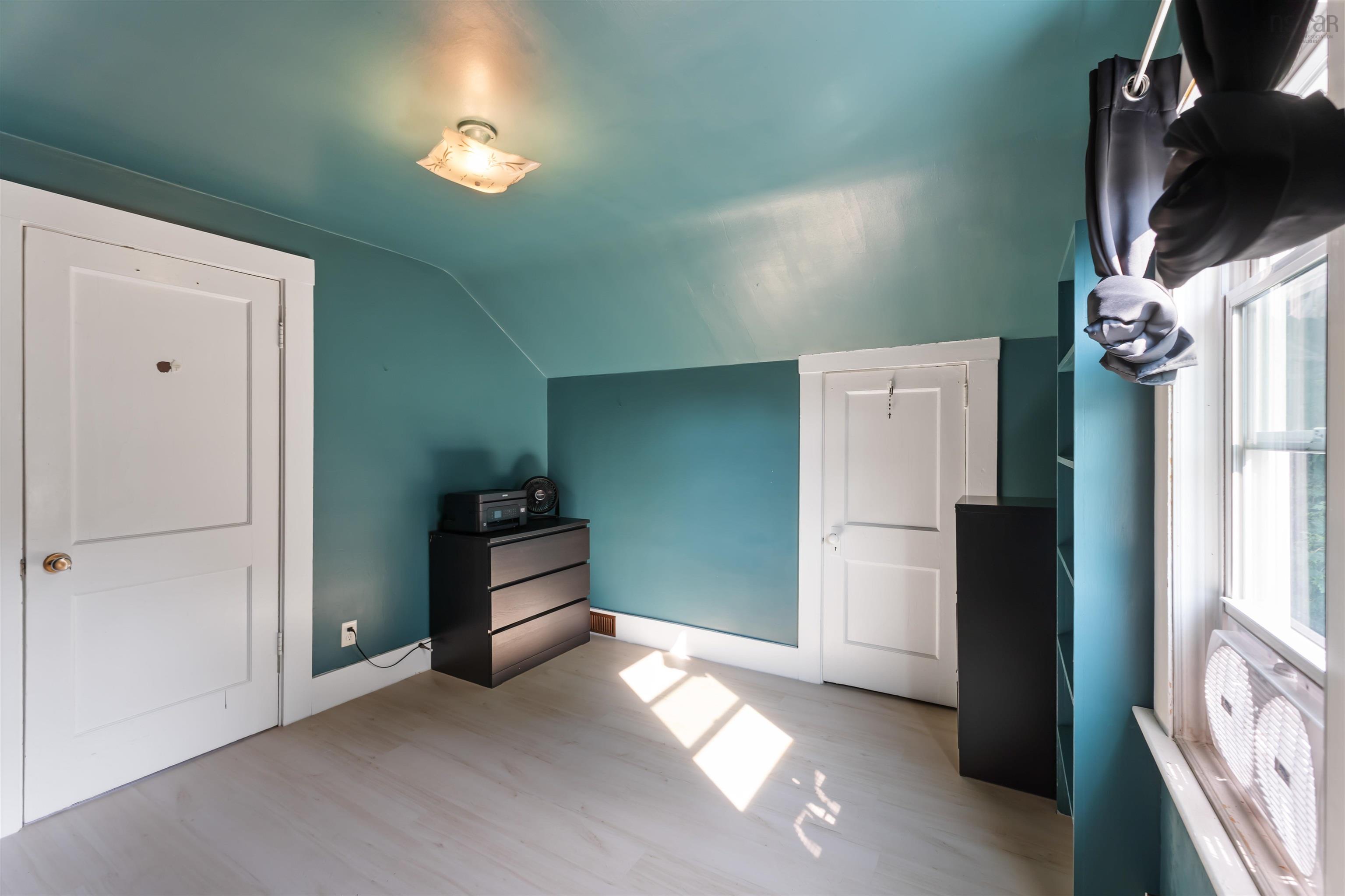 $333,333.00: 1466 Bridge Street, Kingston