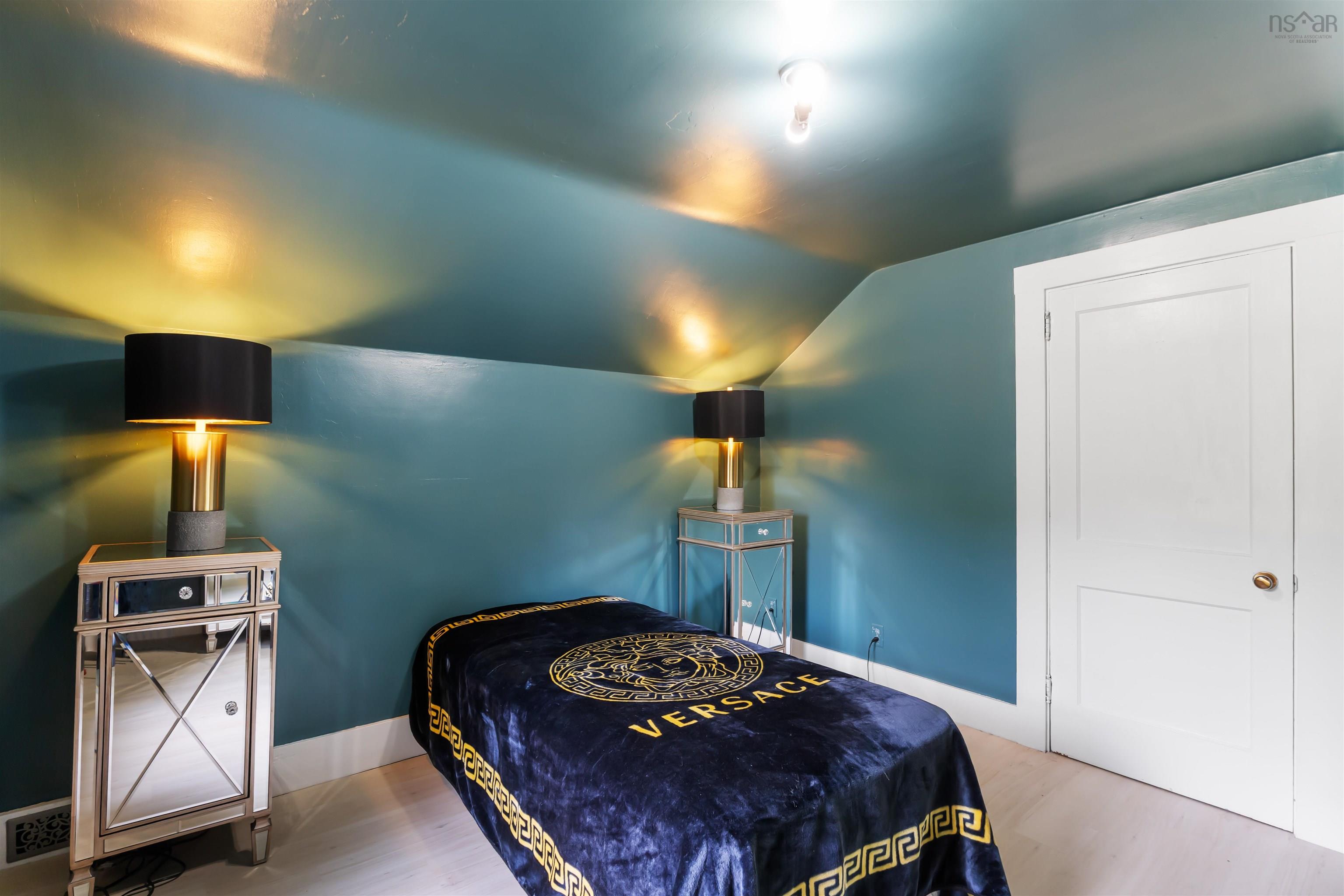 $333,333.00: 1466 Bridge Street, Kingston