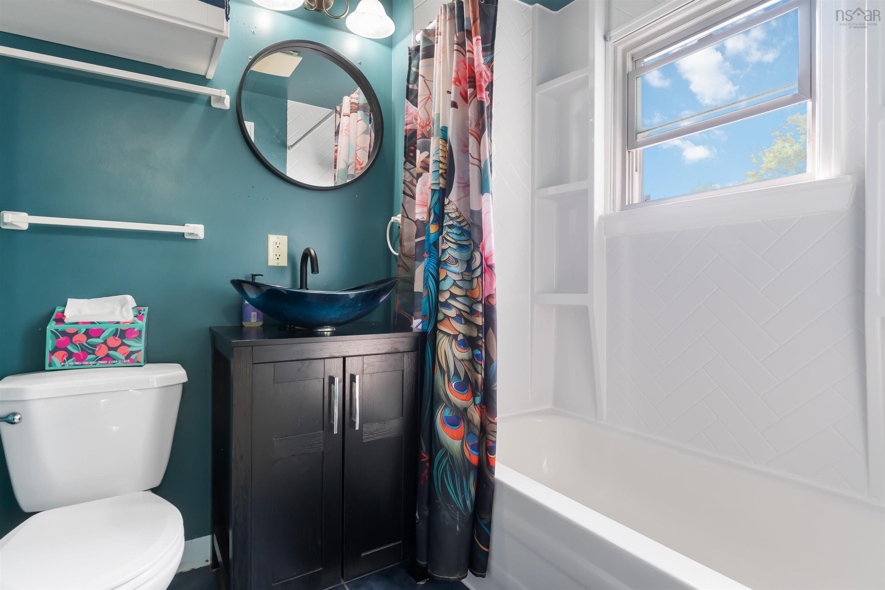 $333,333.00: 1466 Bridge Street, Kingston