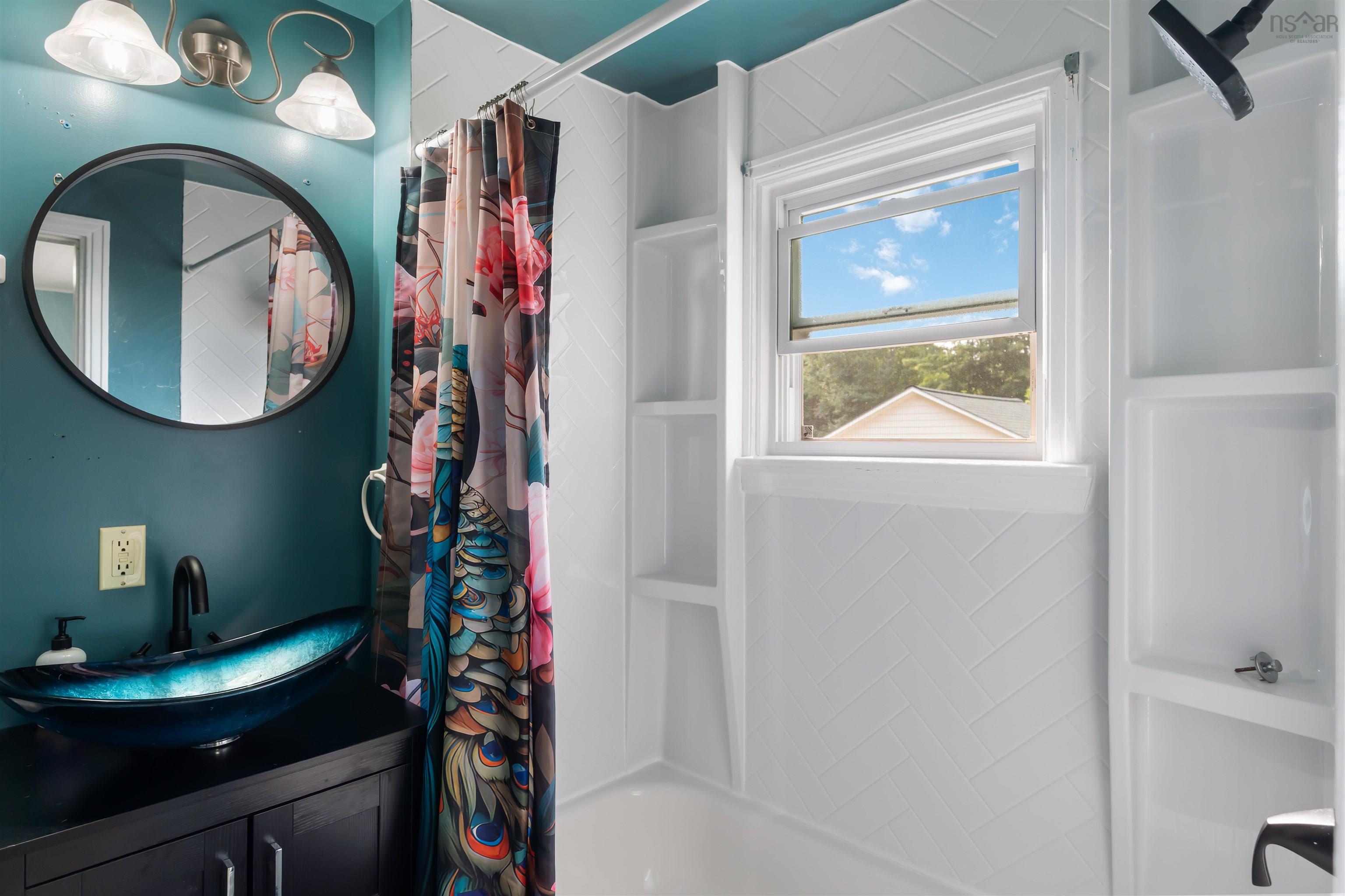 $333,333.00: 1466 Bridge Street, Kingston