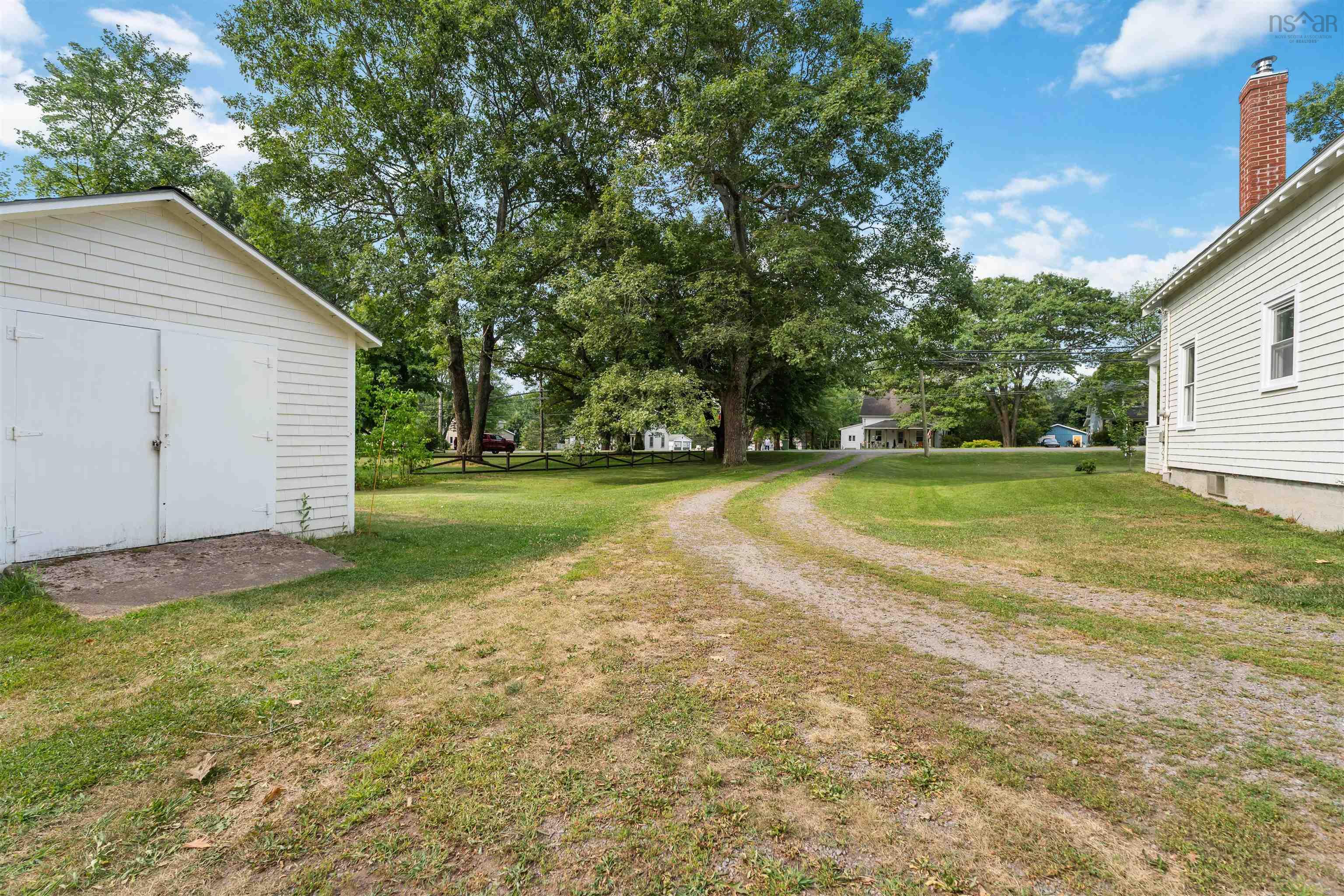 $333,333.00: 1466 Bridge Street, Kingston