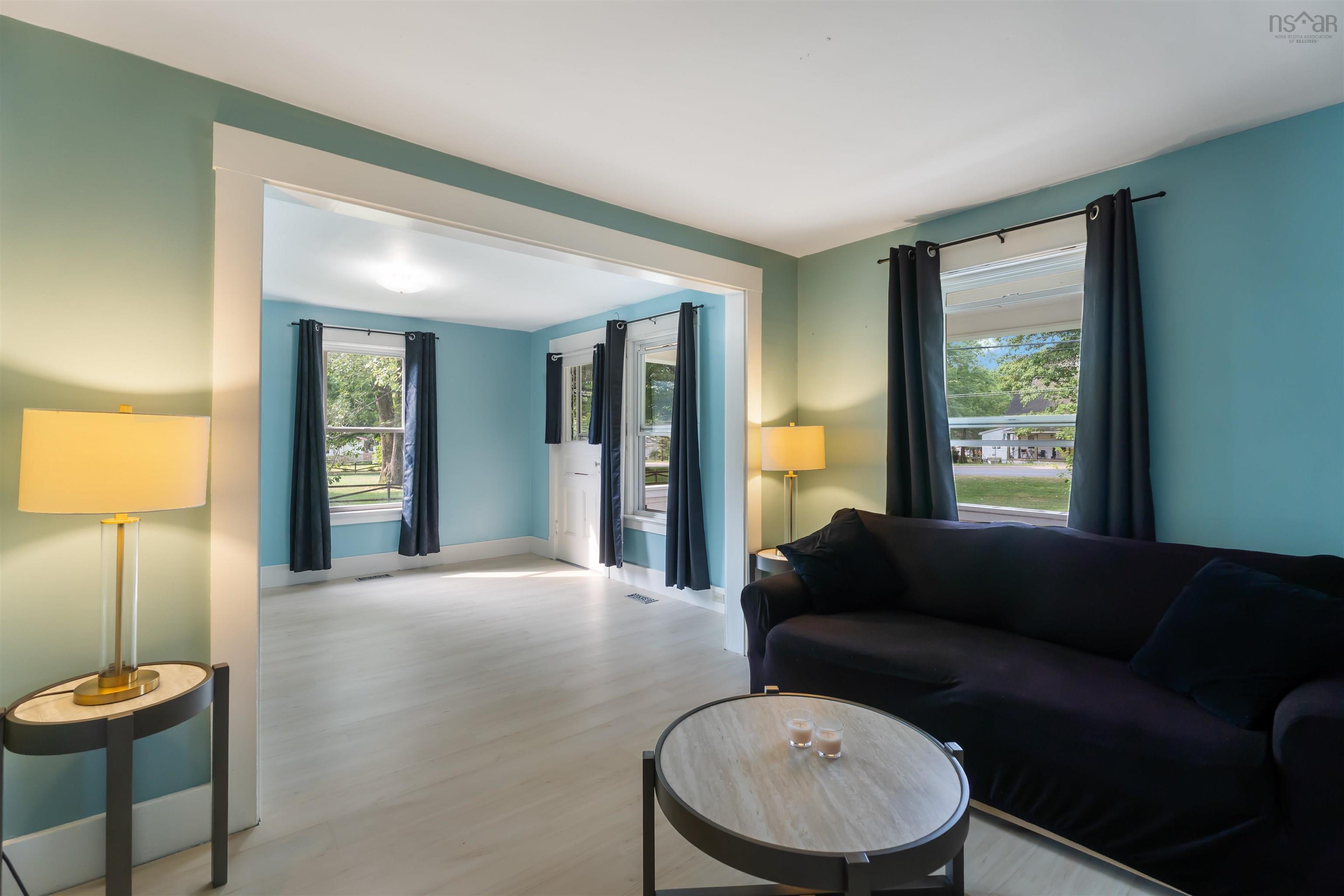 $333,333.00: 1466 Bridge Street, Kingston