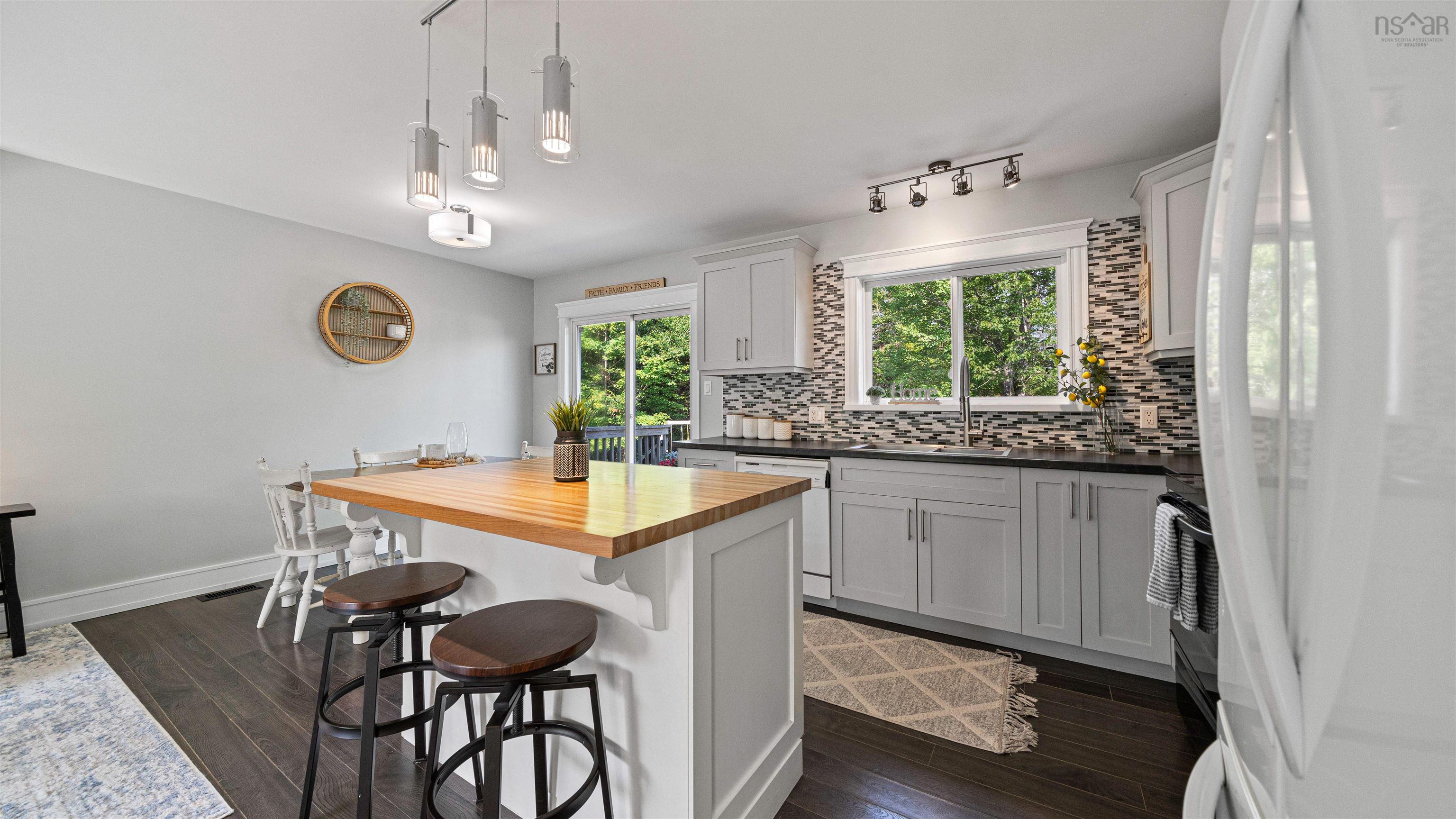 $599,900.00: 6 Norman Boulevard, Hammonds Plains