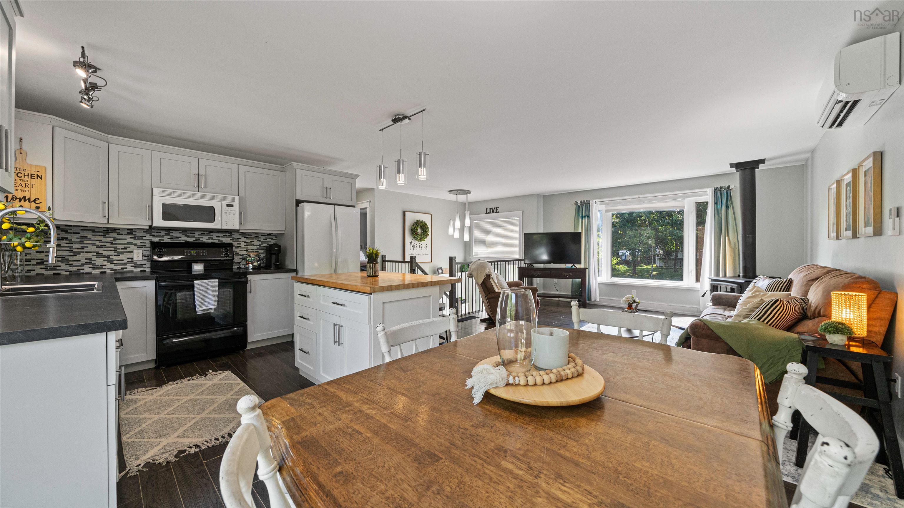 $599,900.00: 6 Norman Boulevard, Hammonds Plains