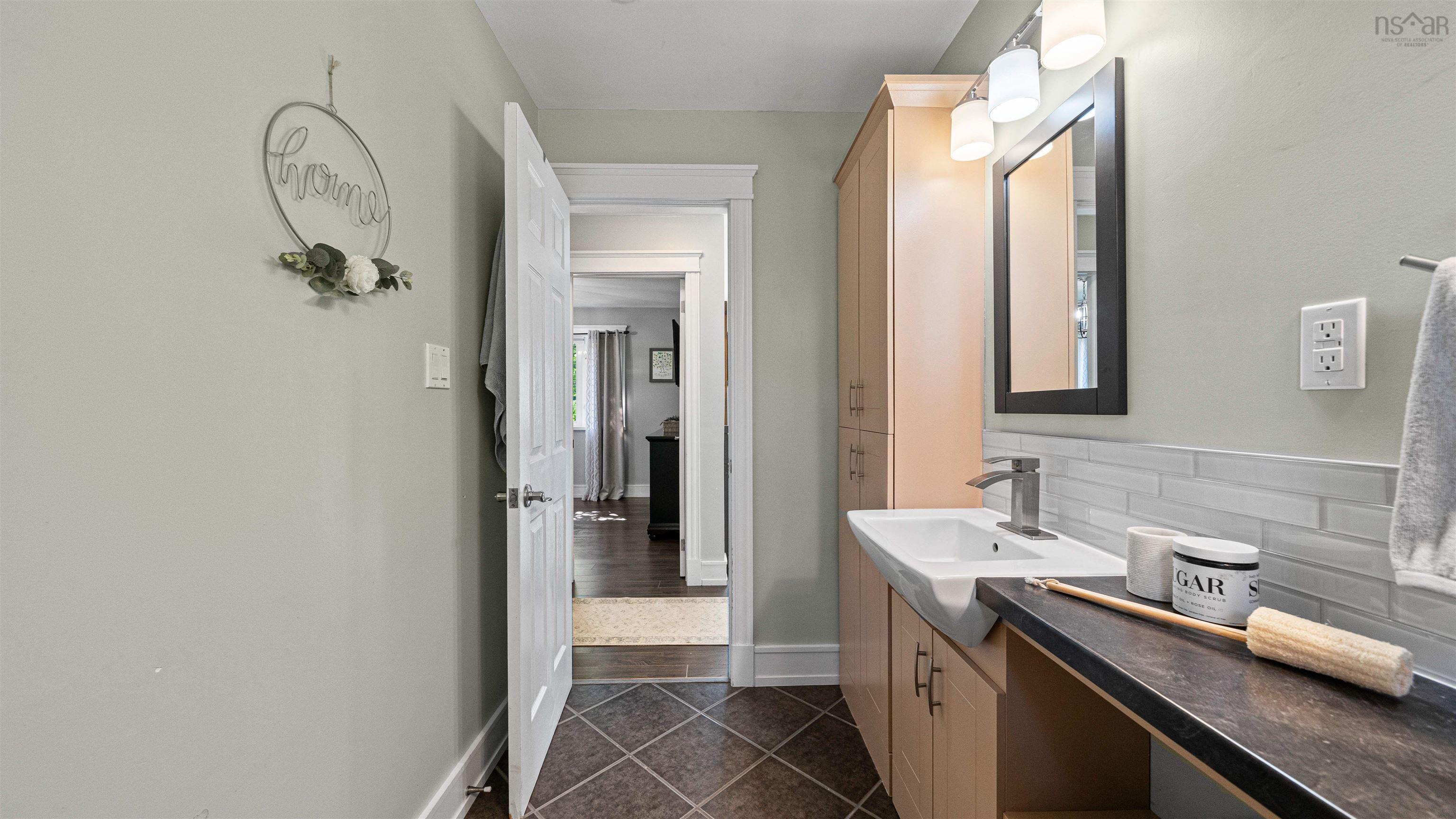 $599,900.00: 6 Norman Boulevard, Hammonds Plains
