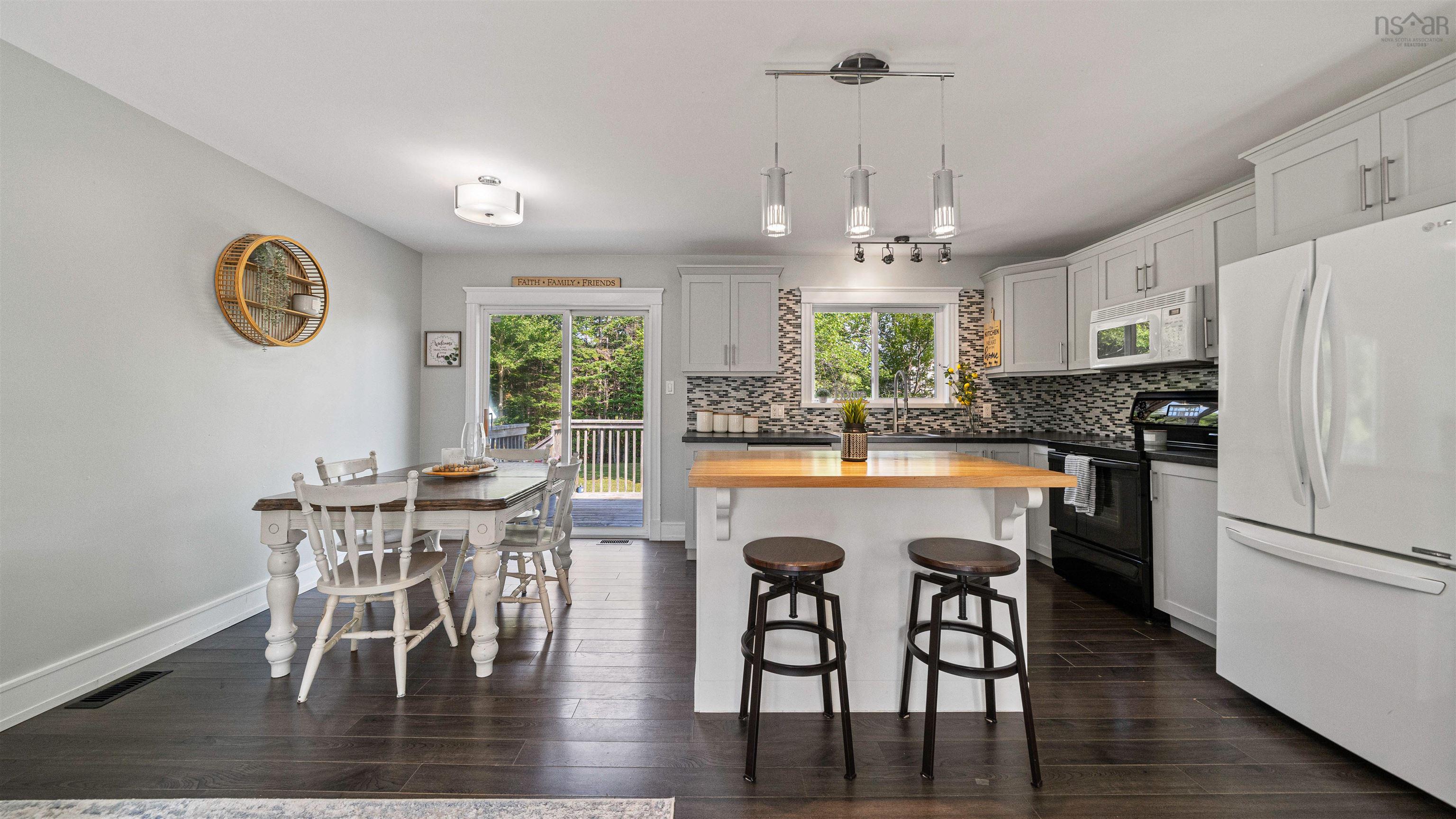 $599,900.00: 6 Norman Boulevard, Hammonds Plains